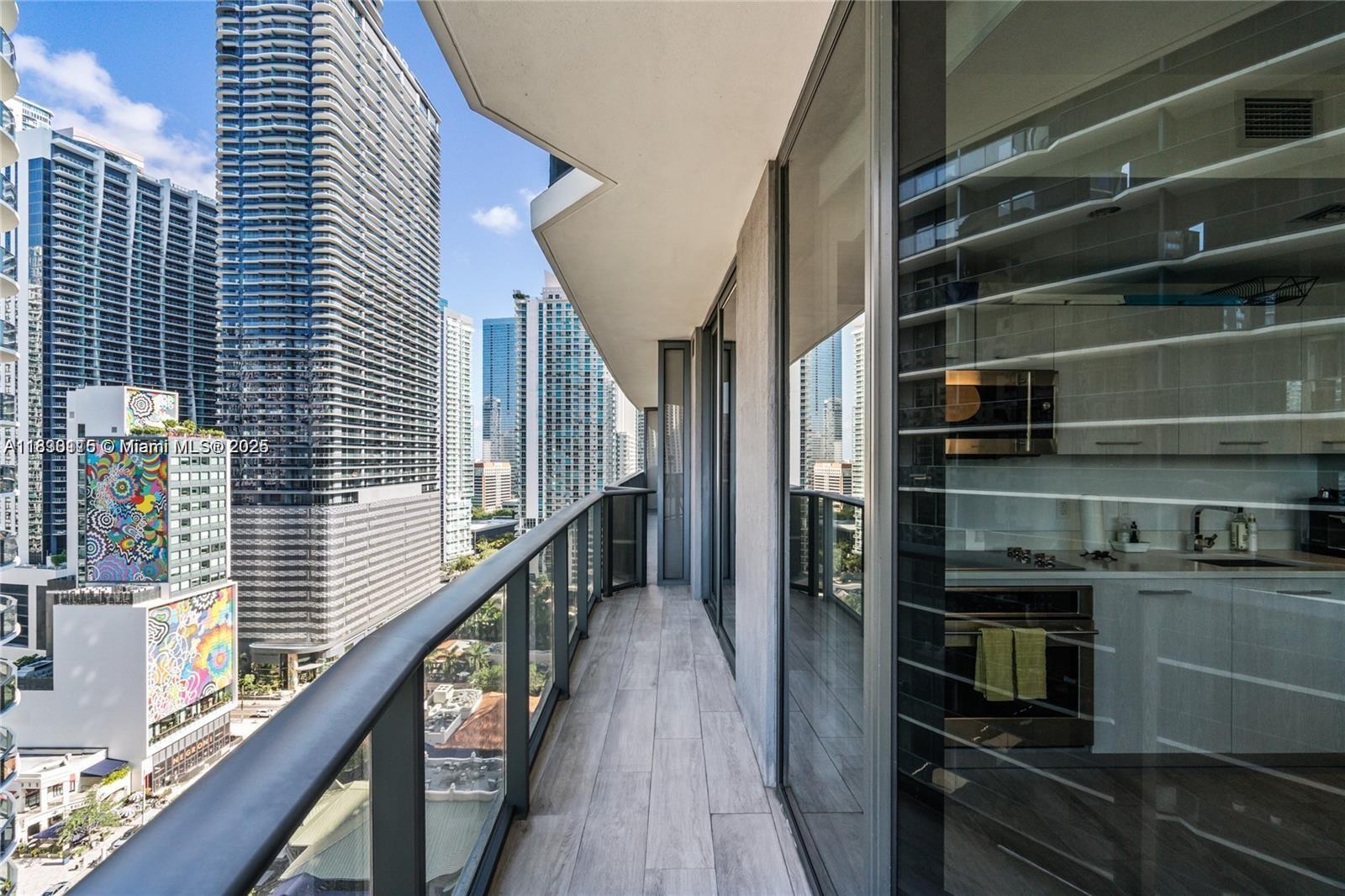 55 SW 9th St #1801, Miami FL 33130