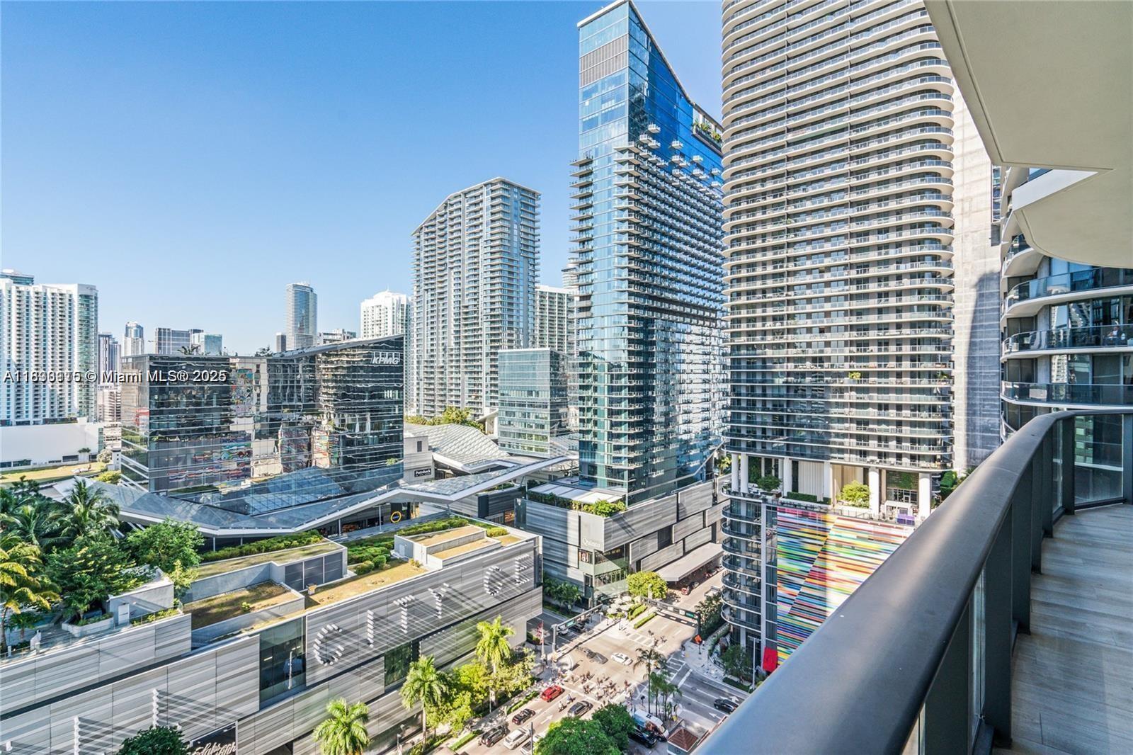 55 SW 9th St #1801, Miami FL 33130