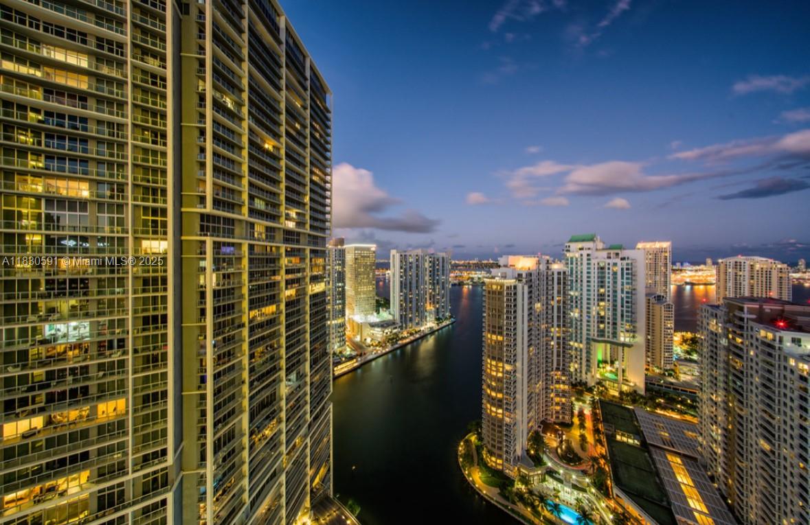 Condo for Sale in Miami, FL