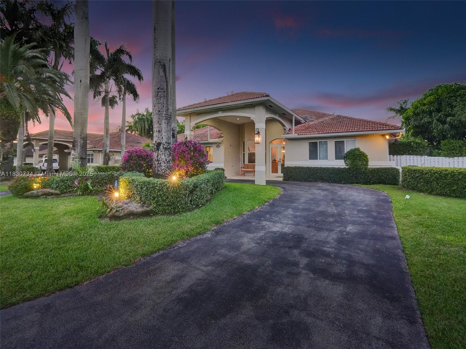 The Mansions At Sunset 3R