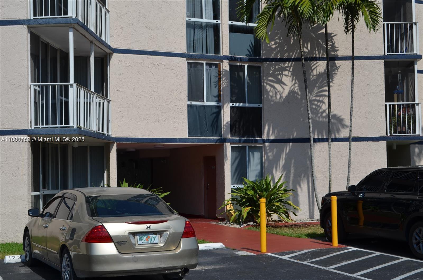 Las Brisas@ Country Club