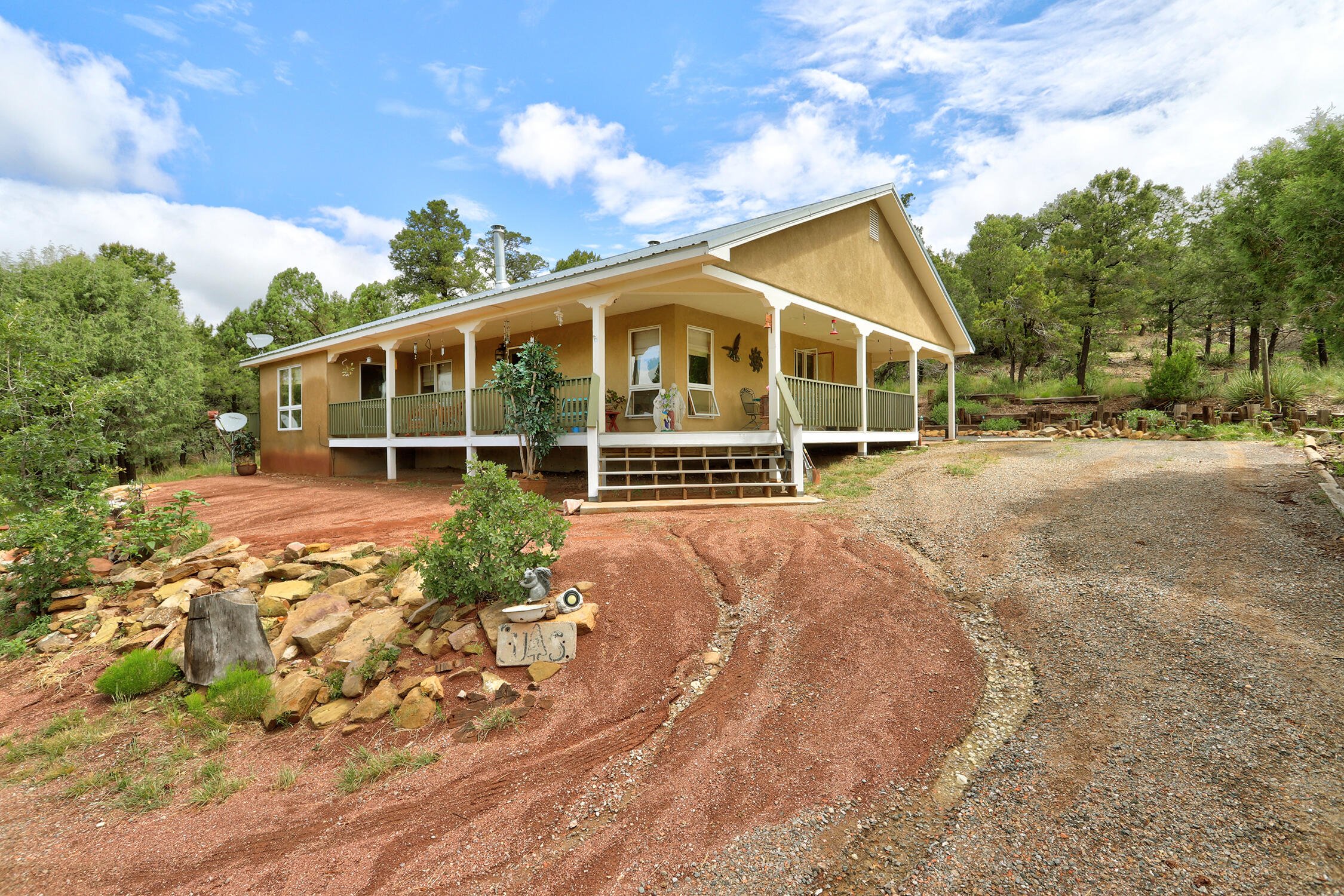 Homes for sale in Tijeras, NM | 109 Carolino Canyon Rd, Tijeras, NM 87059 | MLS# 1086920