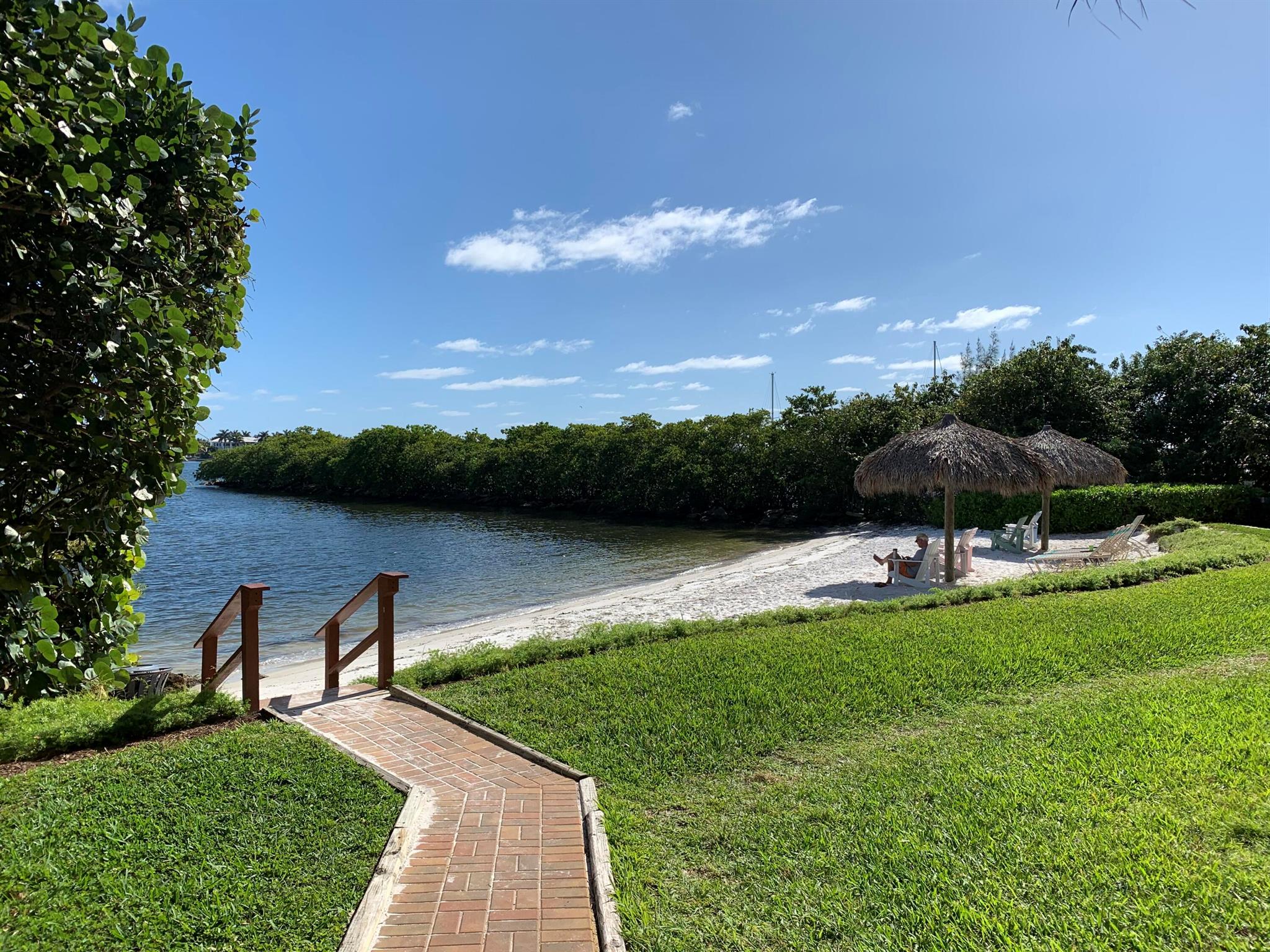 Homes for sale in Hypoluxo, FL | 700 Scotia Dr #303, Hypoluxo, FL 33462 | MLS# R11103328