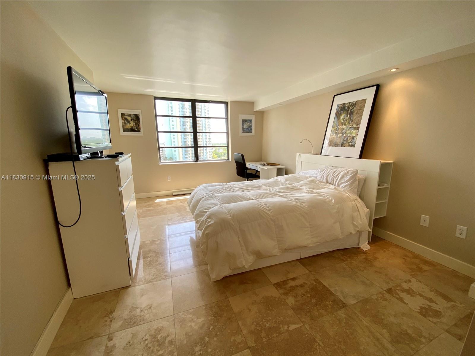 2333 Brickell Ave #1512, Miami FL 33129