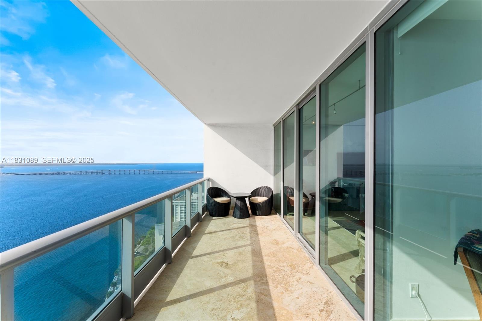 Jade Residences At Bricke