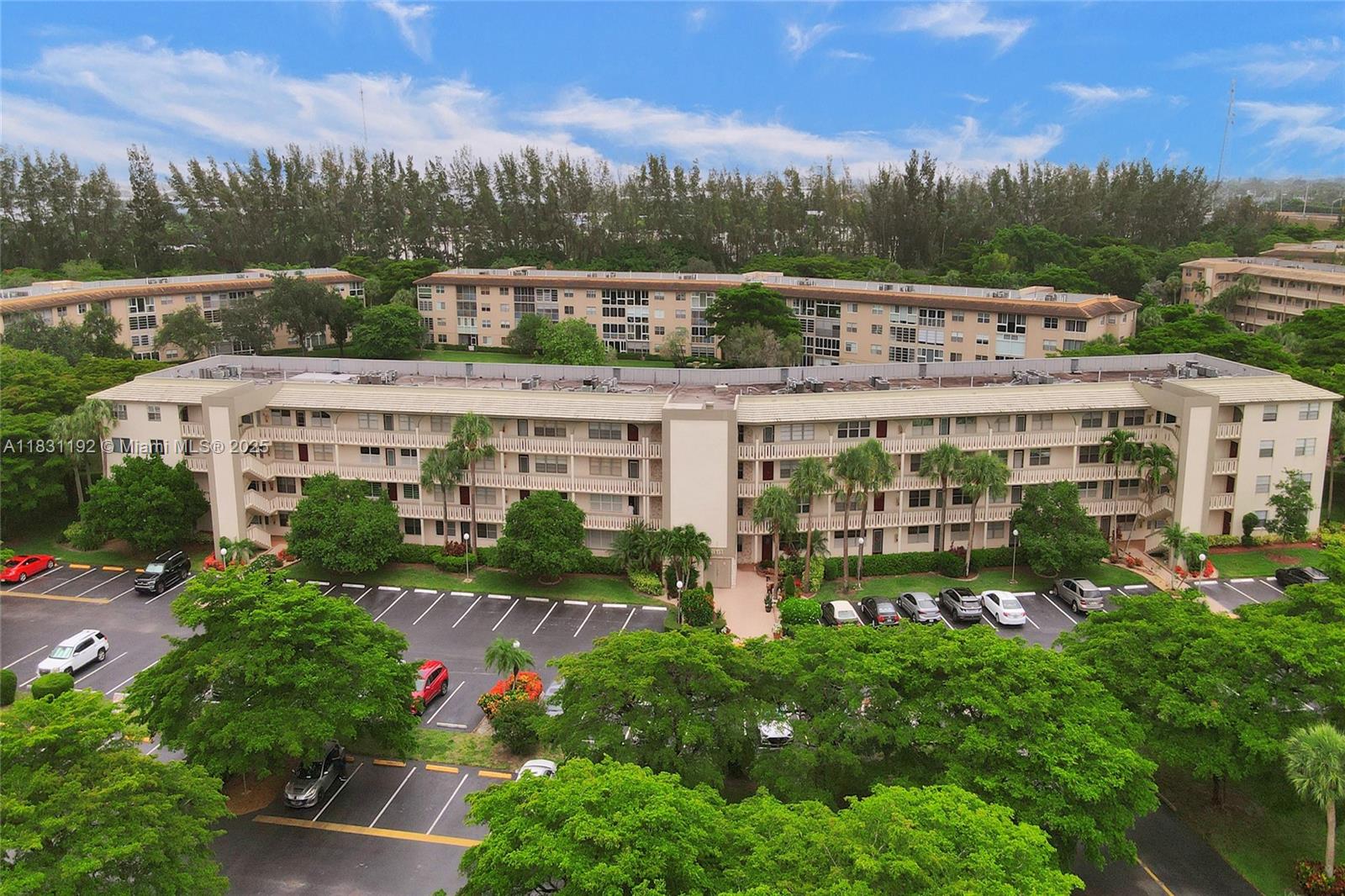 Homes for sale in Coconut Creek, FL | 1805 Eleuthera Pt #J1, Coconut Creek, FL 33066 | MLS# A11831192