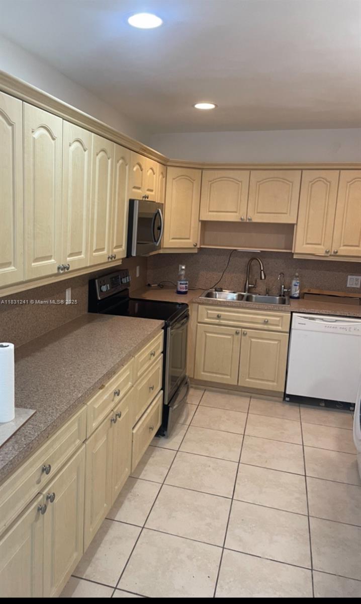 Homes for sale in Miami, FL | 7390 Sw 30th Ter, Miami, FL 33155 | MLS# A11831241