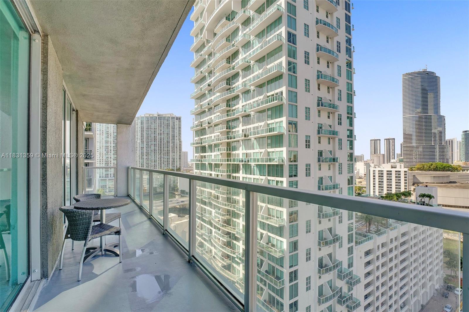 Apartamento à Venda em Miami, FL
