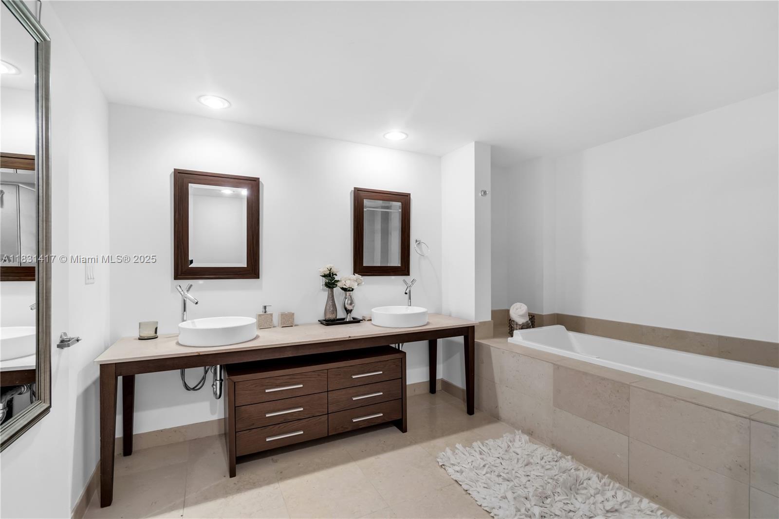 495 Brickell Ave #4905, Miami FL 33131