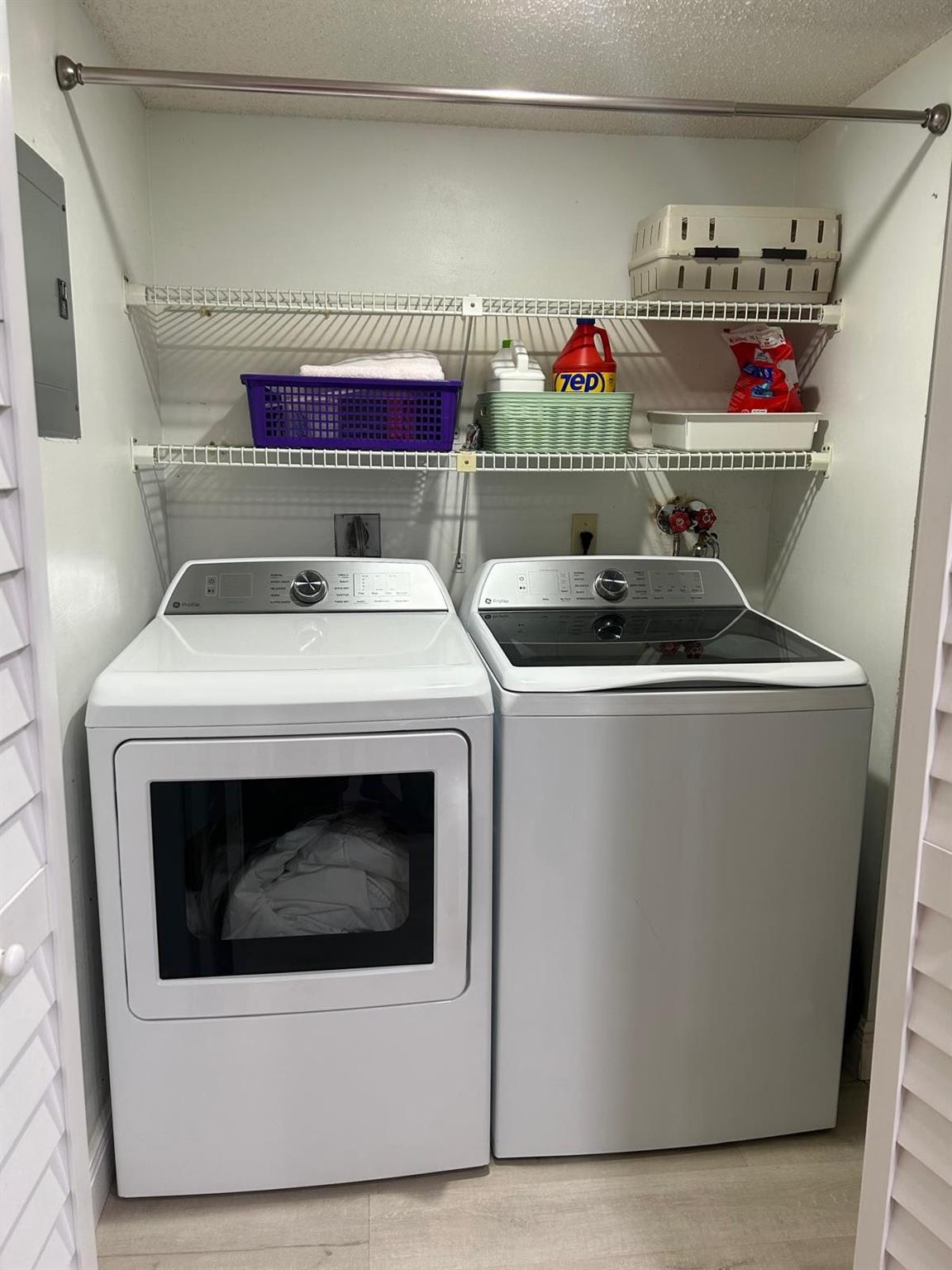 Homes for sale in Weston, FL | 16325 Golf Club Rd #109, Weston, FL 33326 | MLS# F10512613