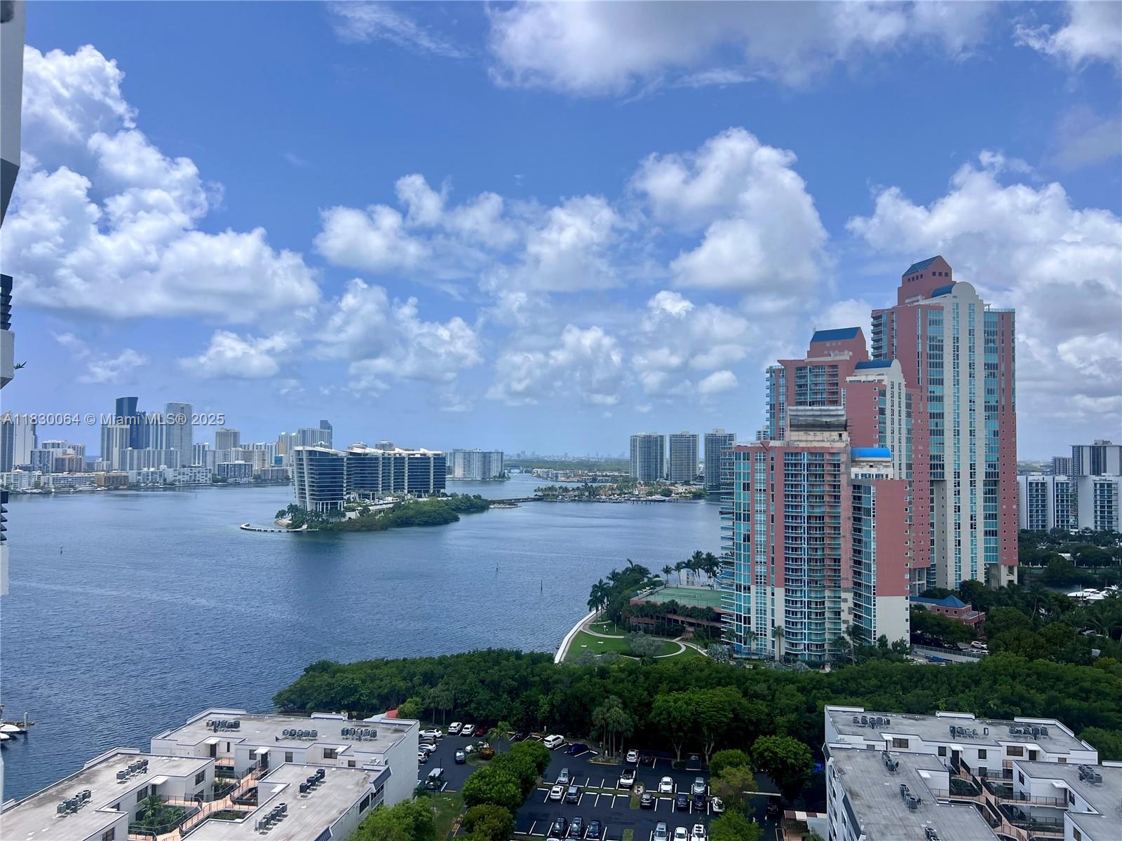 Mystic Pointe Tower 600 C