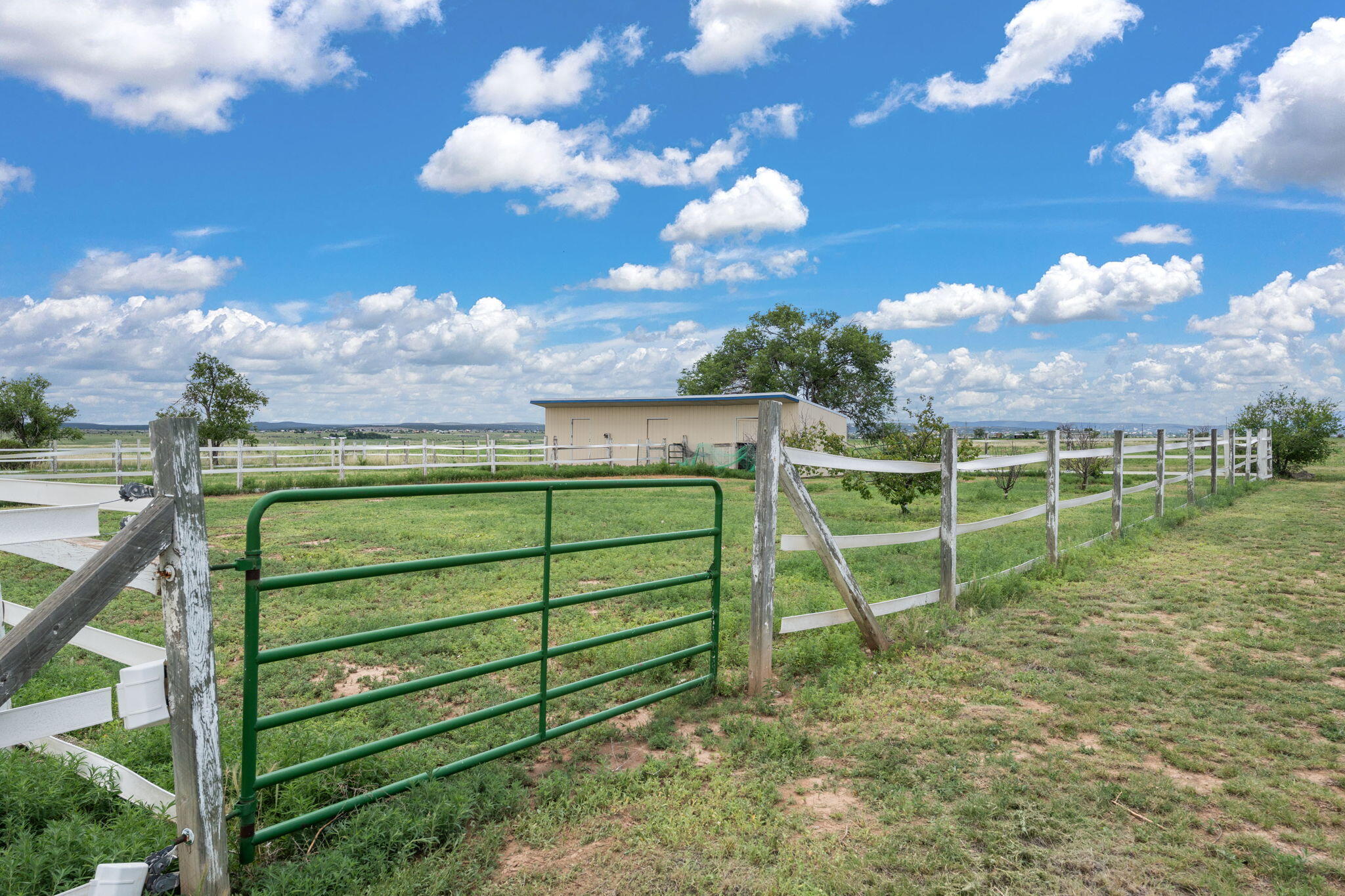 Homes for sale in Edgewood, NM | 626 Dinkle Rd, Edgewood, NM 87015 | MLS# 1087005