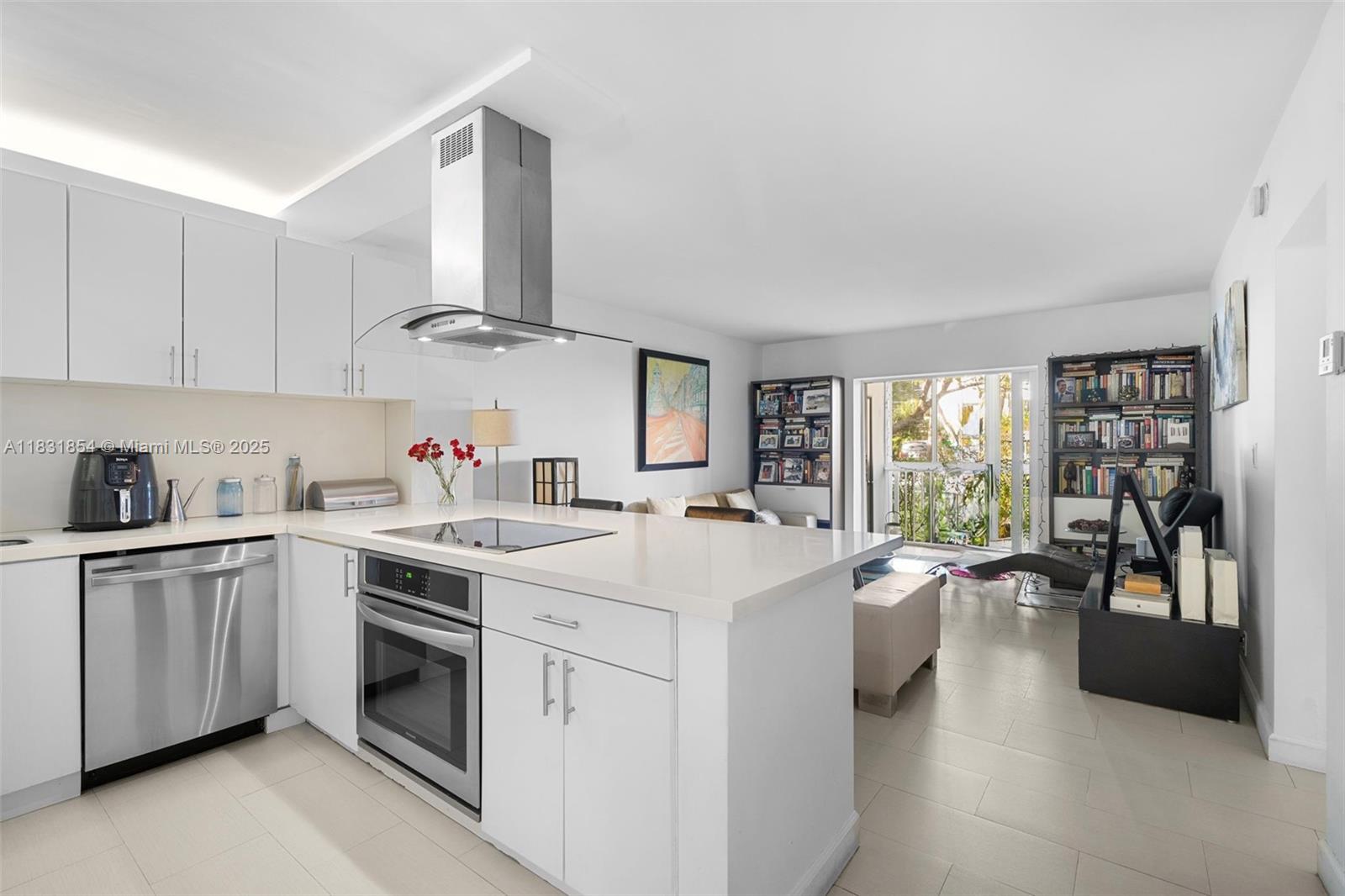 Galen Drive Apts Key Biscayne, FL 33149