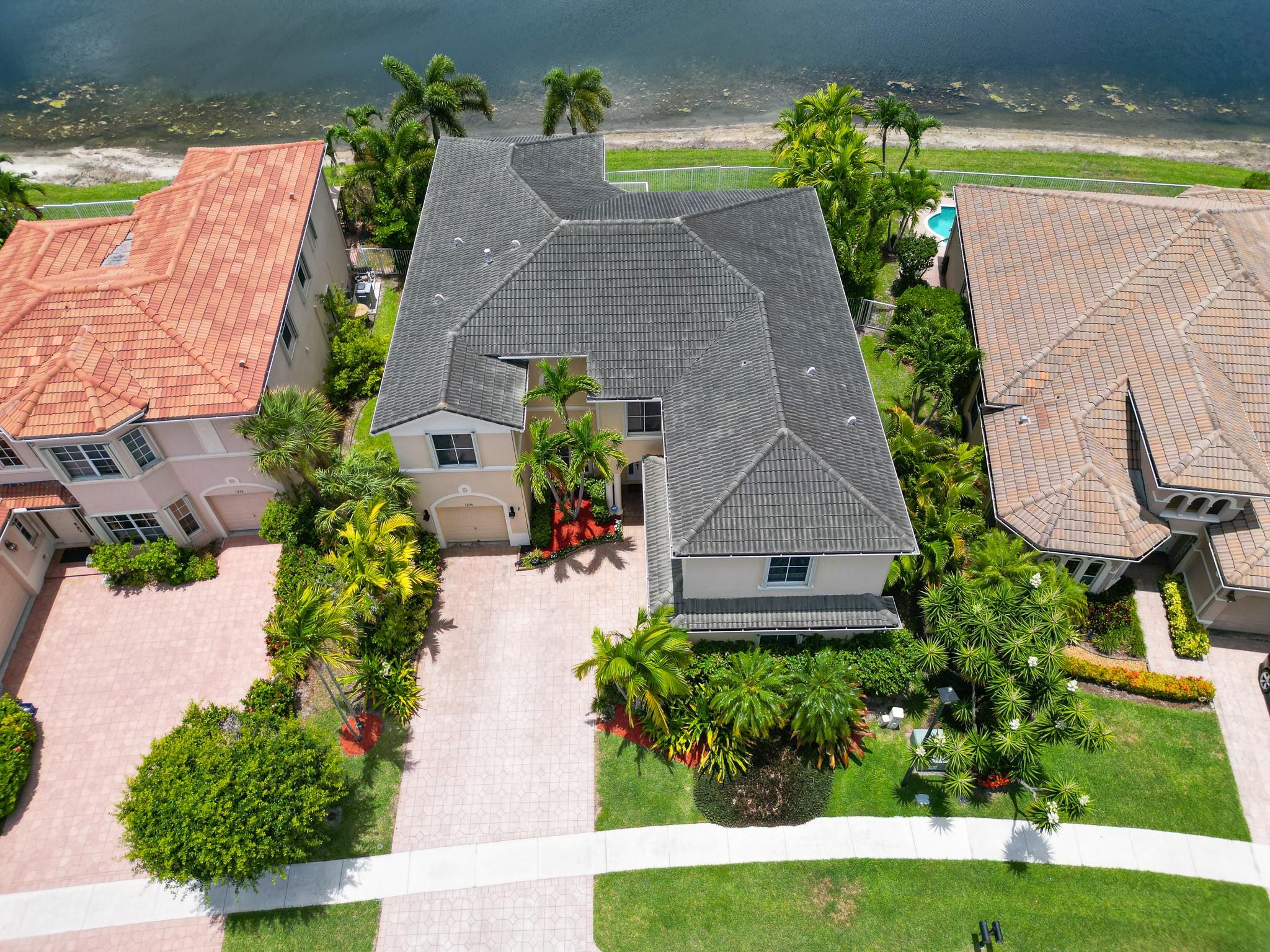 Homes for sale in Wellington, FL | 1236 Bay View Way, Wellington, FL 33414 | MLS# F10512127