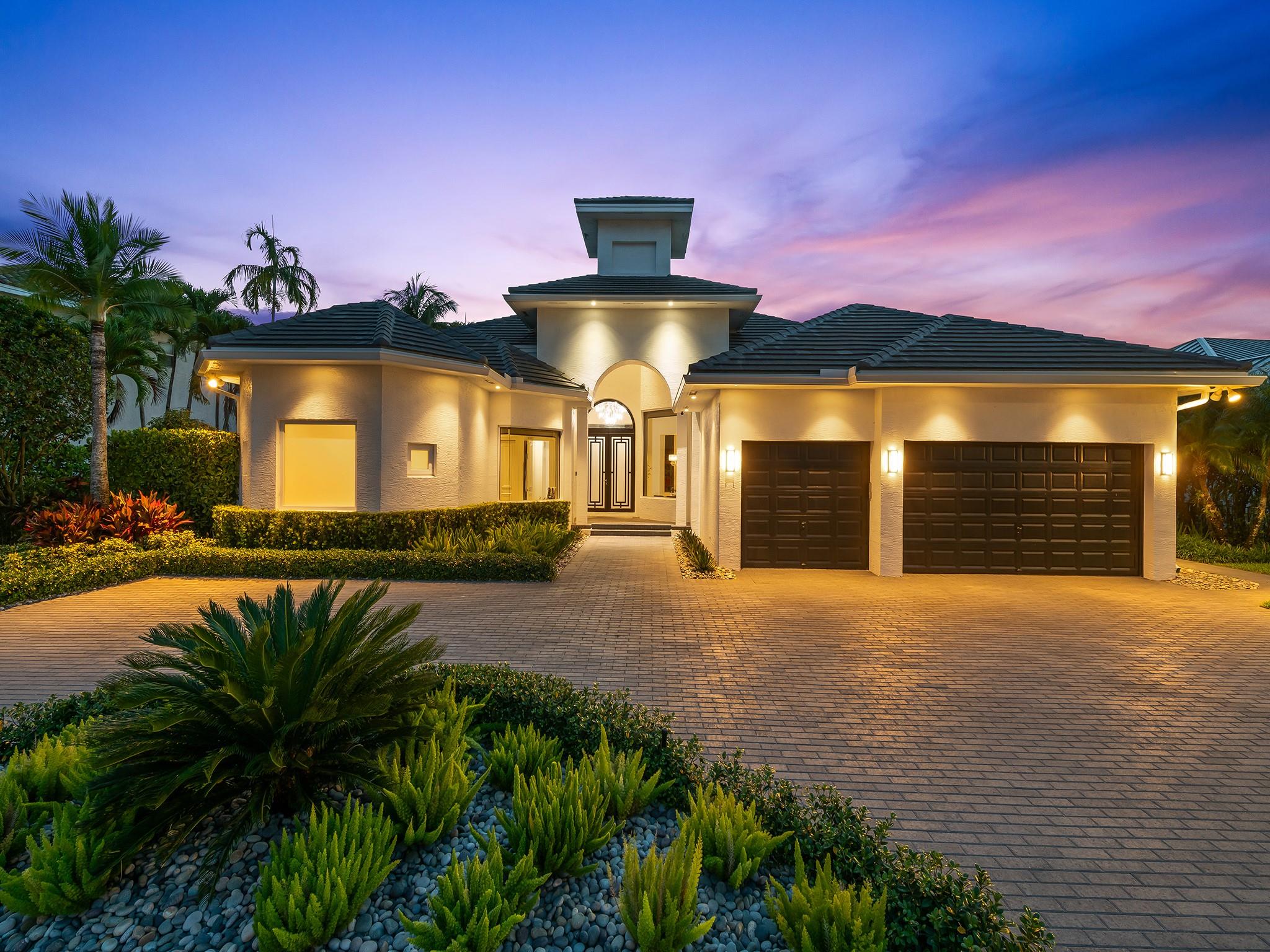 House for Sale in Plantation, FL