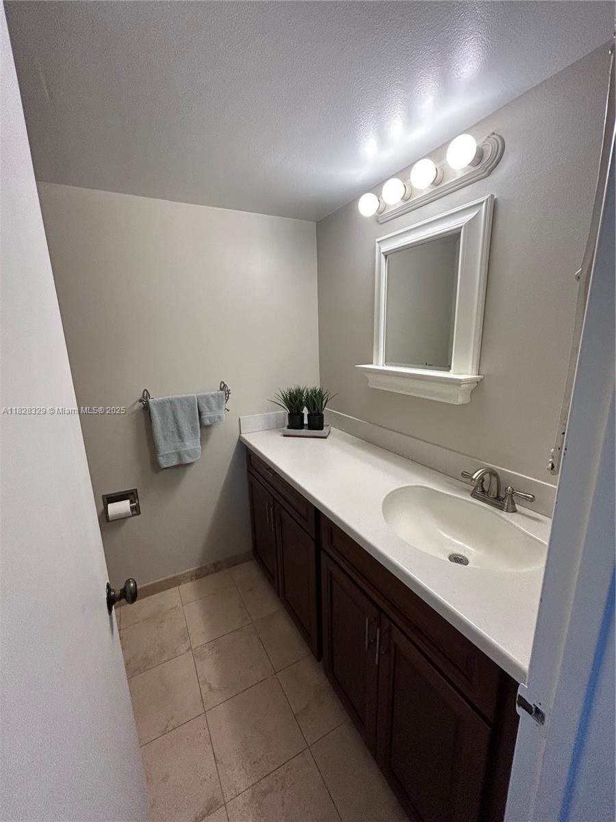 Waterfront views and dock access at 3100 49th St - Condo in Fort Lauderdale