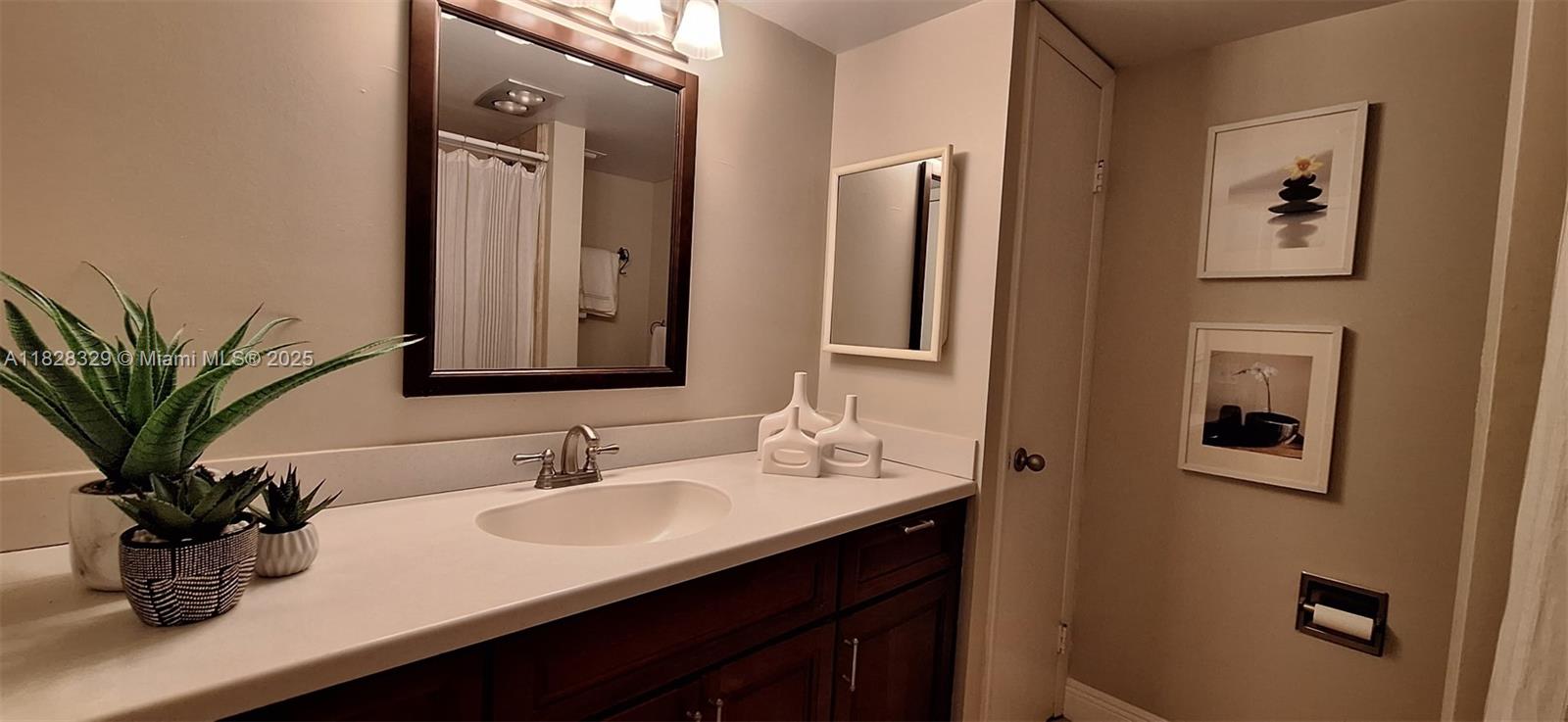 Stunning waterfront exterior at 3100 49th St - Condo in Fort Lauderdale