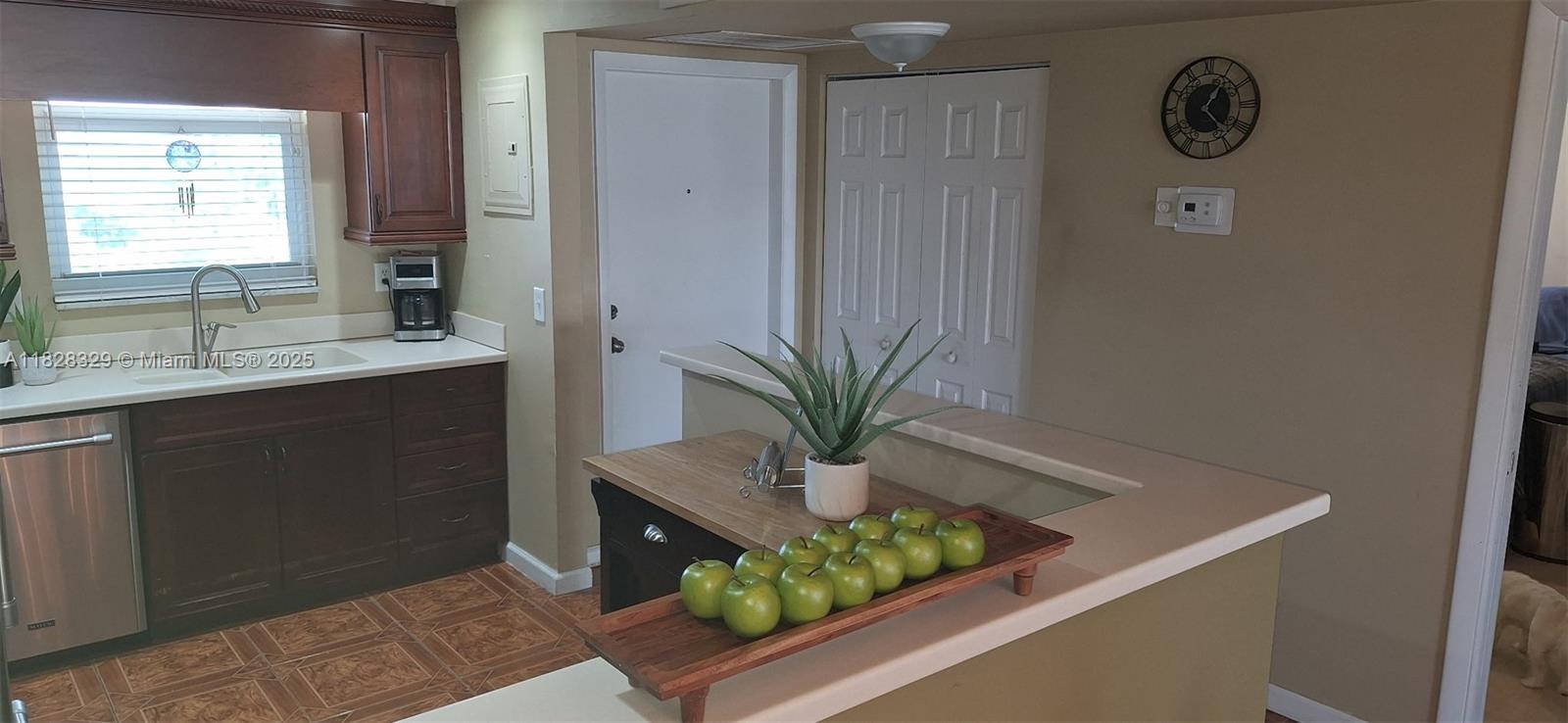 Waterfront views and dock access at 3100 49th St - Condo in Fort Lauderdale
