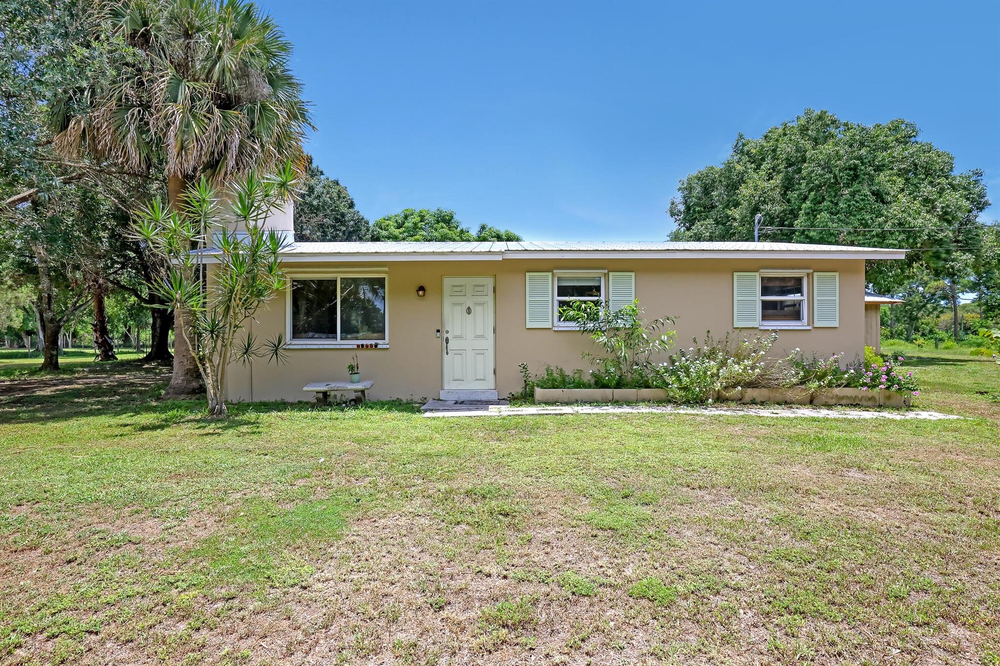 Homes for sale in Stuart, FL | 1395 Se Darling Street, Stuart, FL 34997 | MLS# R11104010