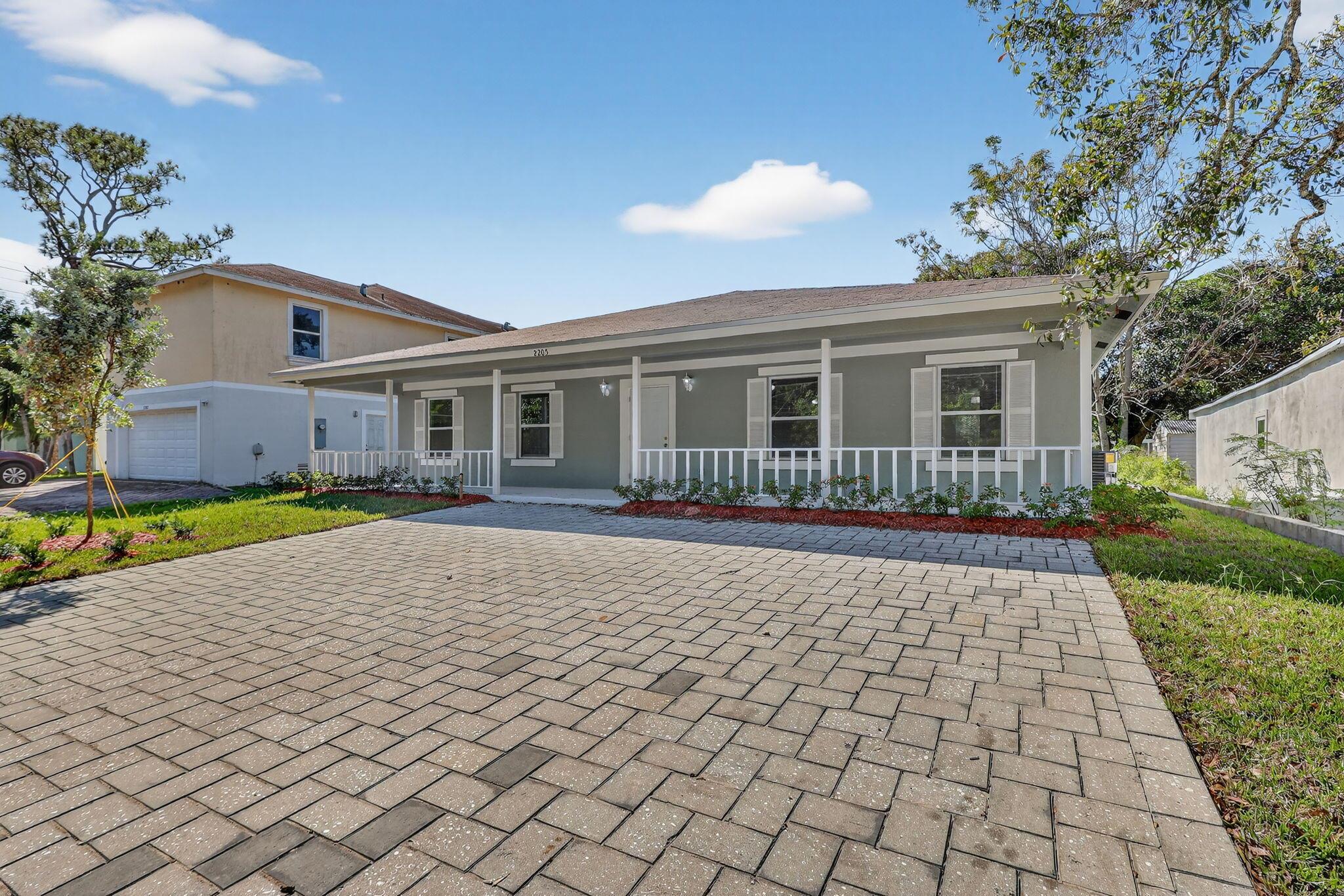 Homes for sale in Fort Pierce, FL | 2205 S 33Rd S Street, Fort Pierce, FL 34947 | MLS# R11104031