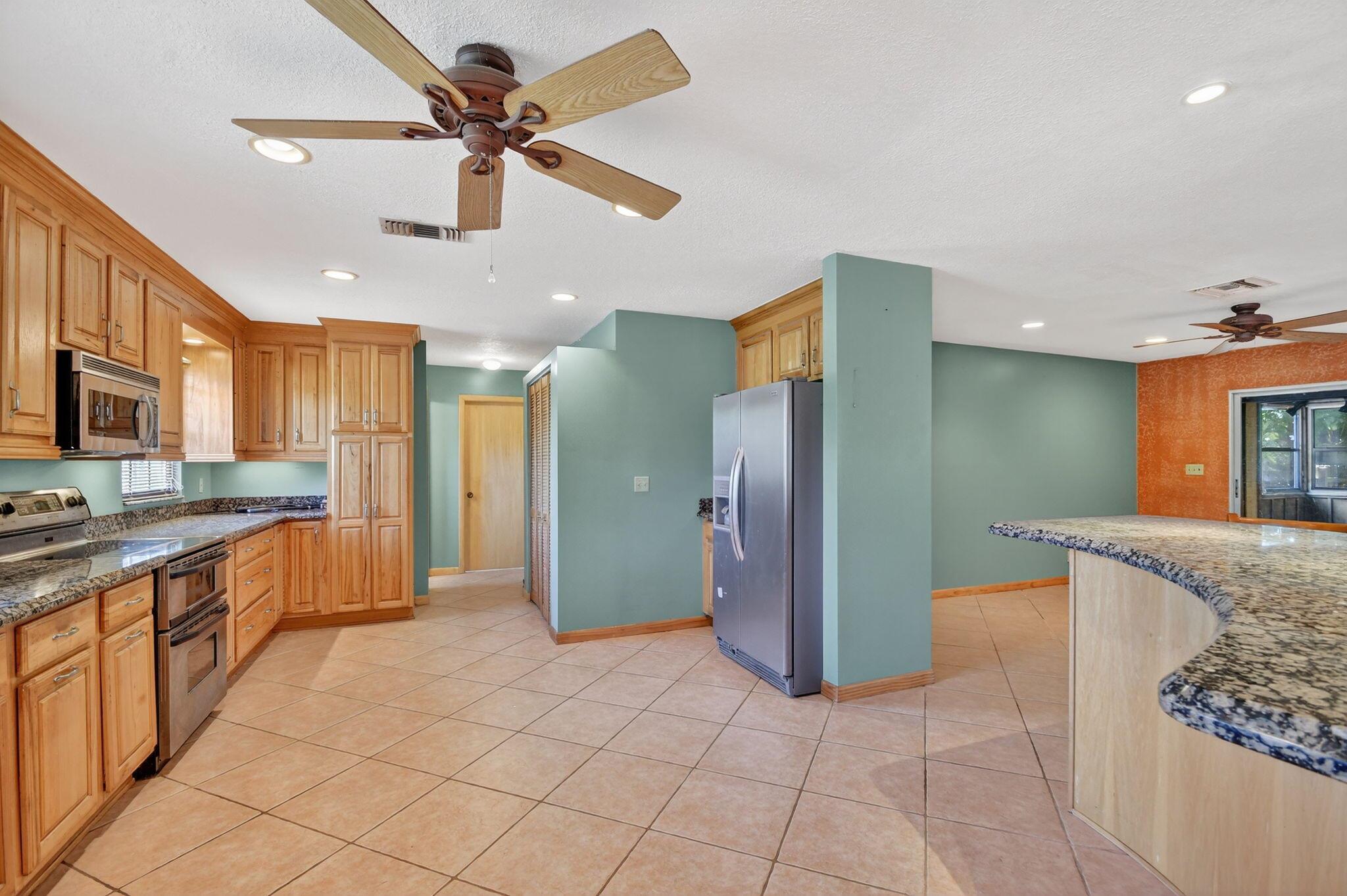 Homes for sale in Lake Worth, FL | 6581 Hillside Lane, Lake Worth, FL 33462 | MLS# R11104119