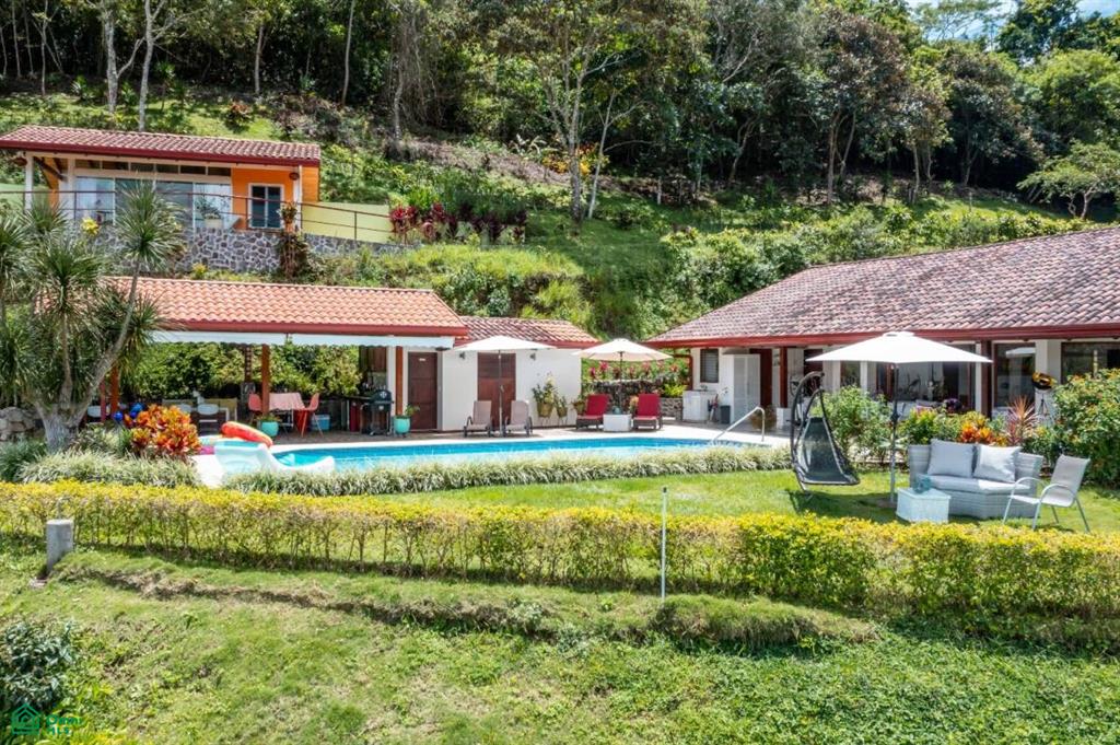 6 bed Single Family Homes For Sale in Atenas, Alajuela - 1