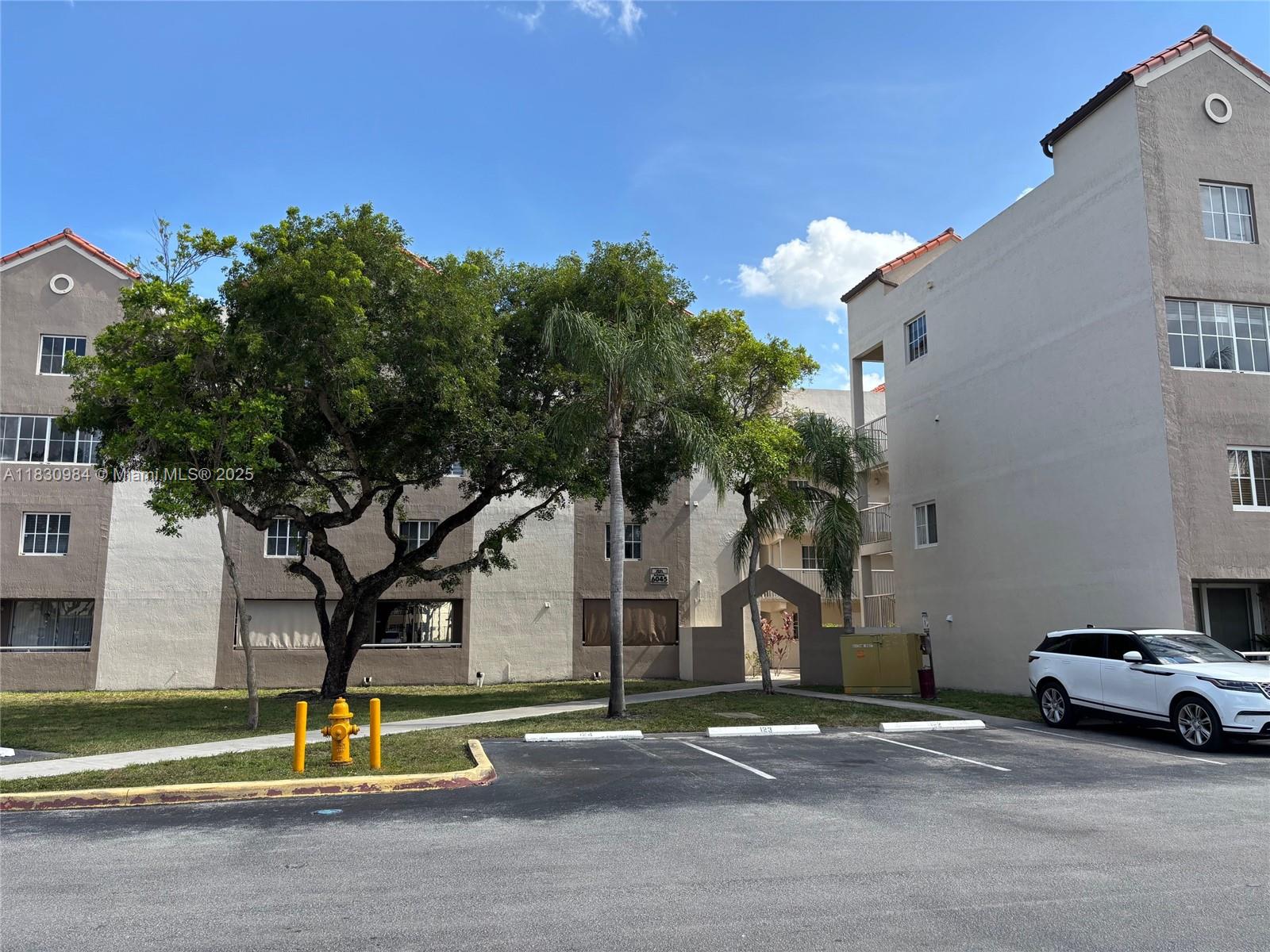6045 186th St Unit 103, Hialeah, Florida 33015