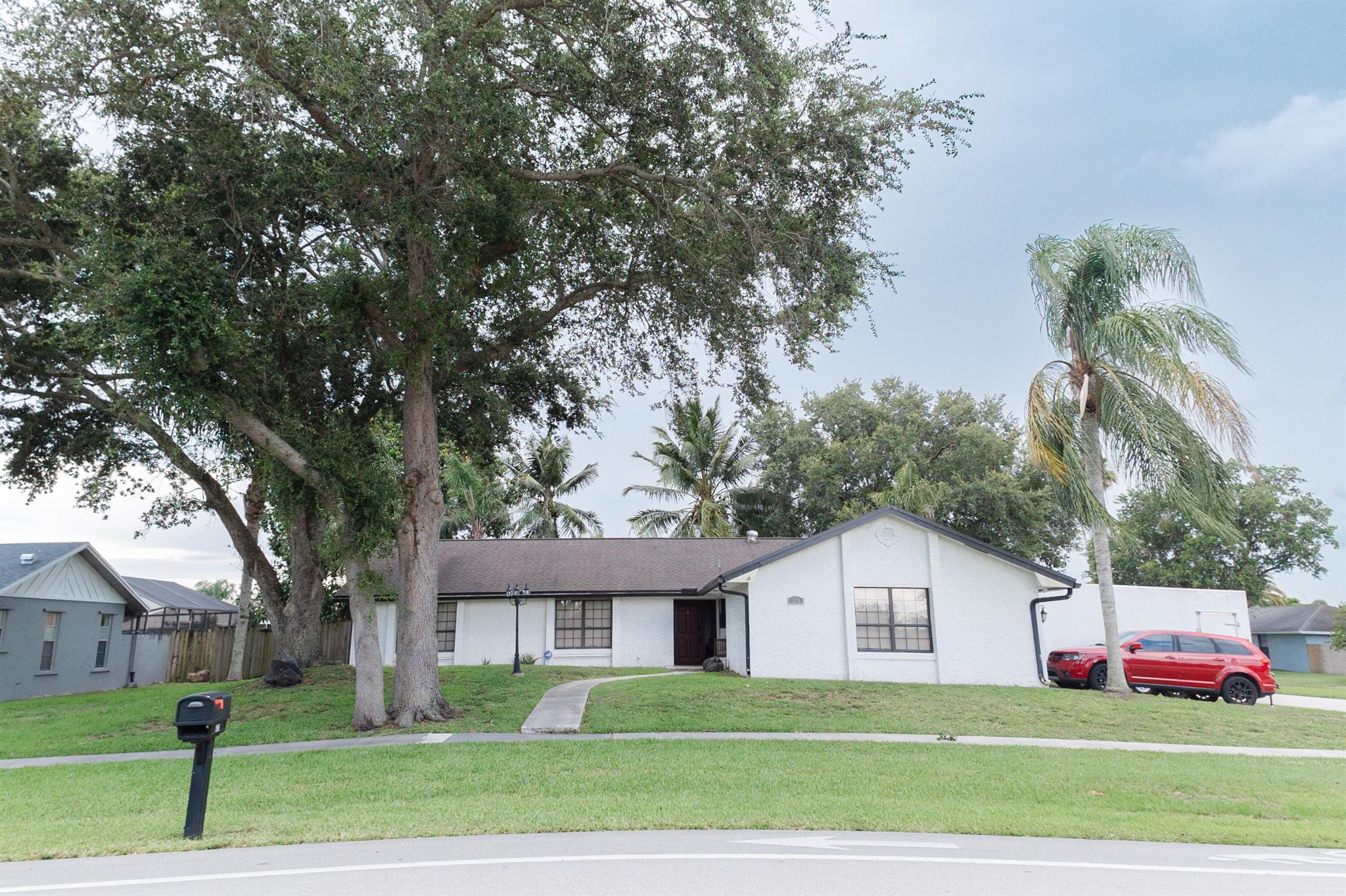 420 La Mancha Avenue, Royal Palm Beach, FL 33411, 3 Bedrooms , 2 Bathrooms ,Single Family Residence,Off Market,R11104193, Horizon Palm Realty Group