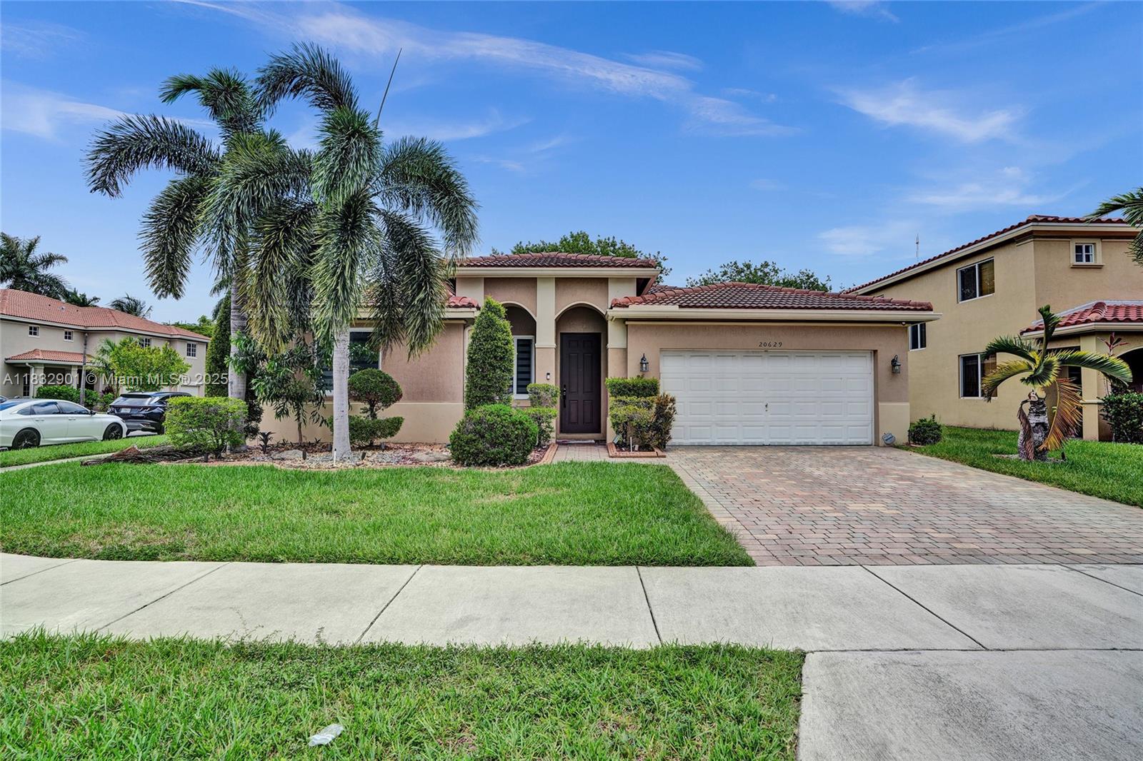 House for Sale in Miami Gardens, FL