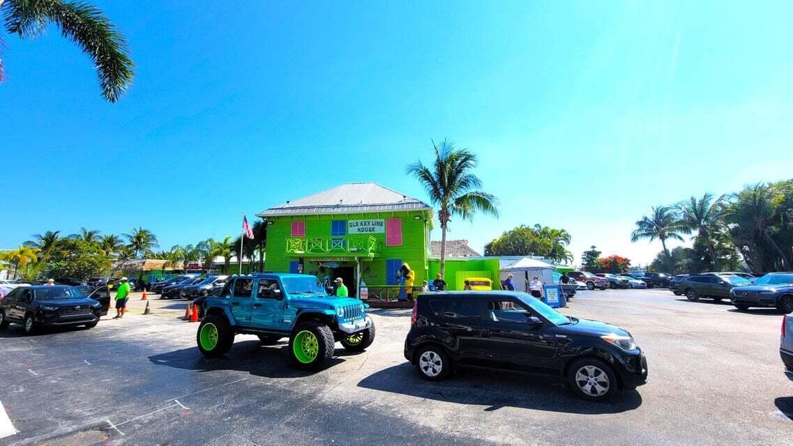 Homes for sale in Lantana, FL | 410 W Palm Street #24, Lantana, FL 33462 | MLS# R11104437