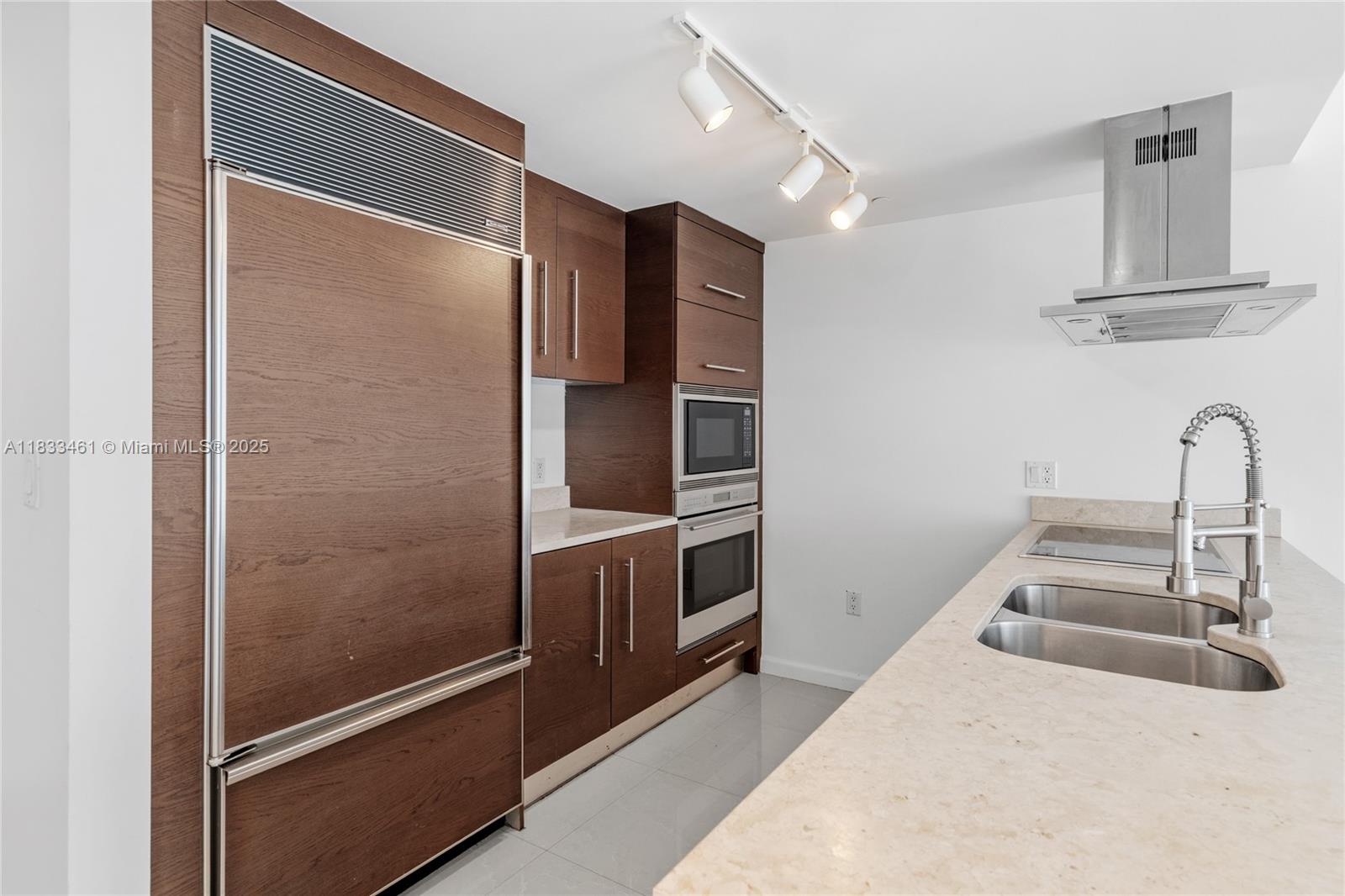 495 Brickell Ave #2607, Miami FL 33131