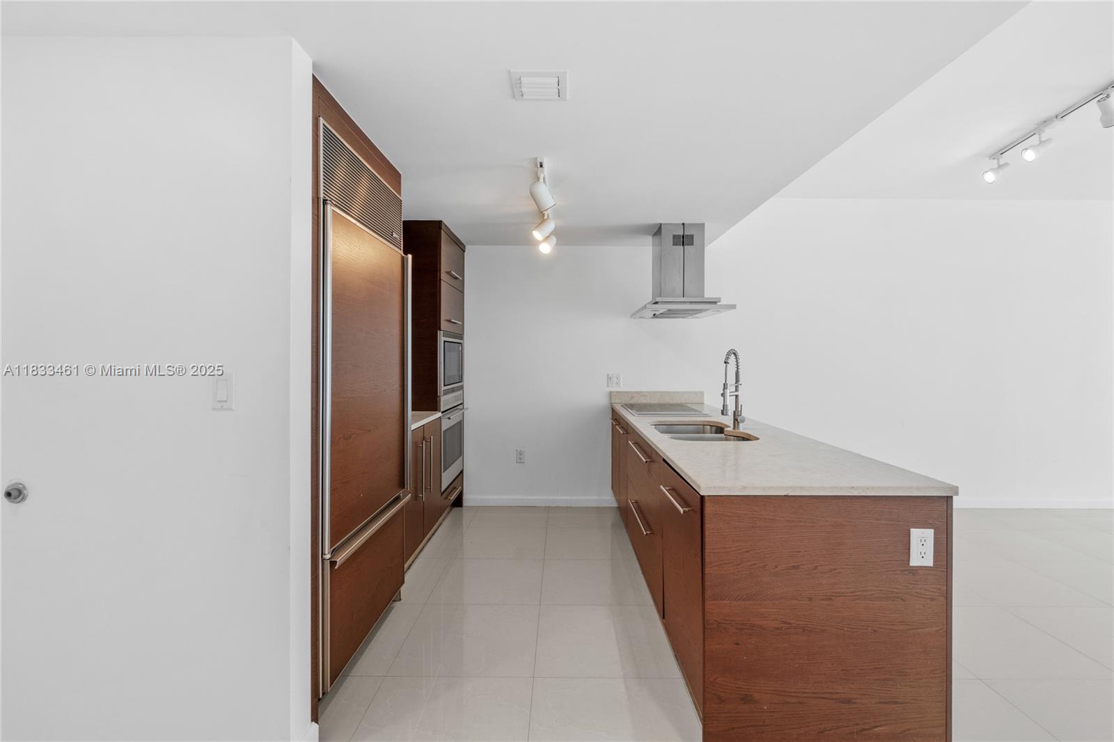 495 Brickell Ave #2607, Miami FL 33131