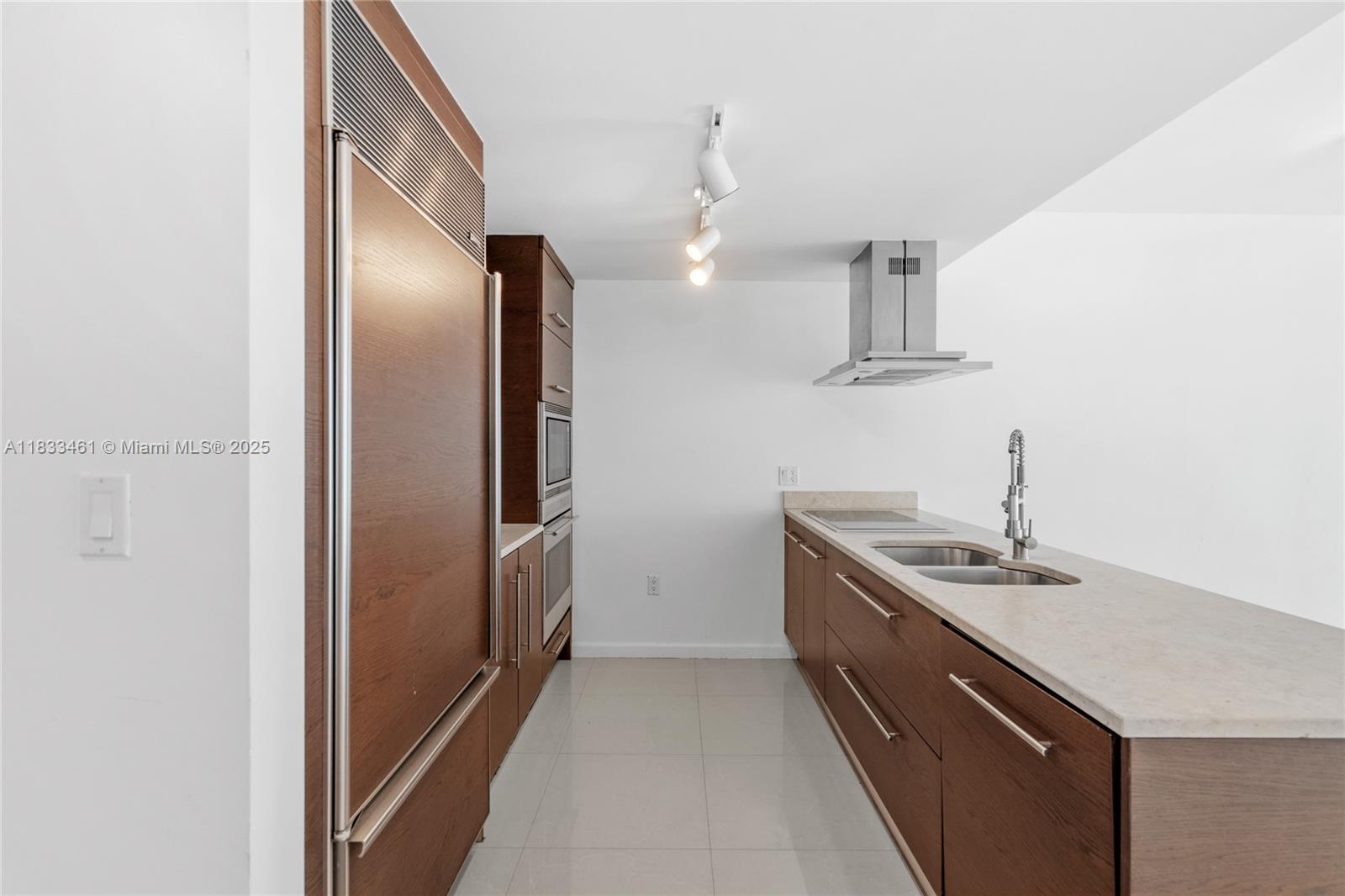 495 Brickell Ave #2607, Miami FL 33131