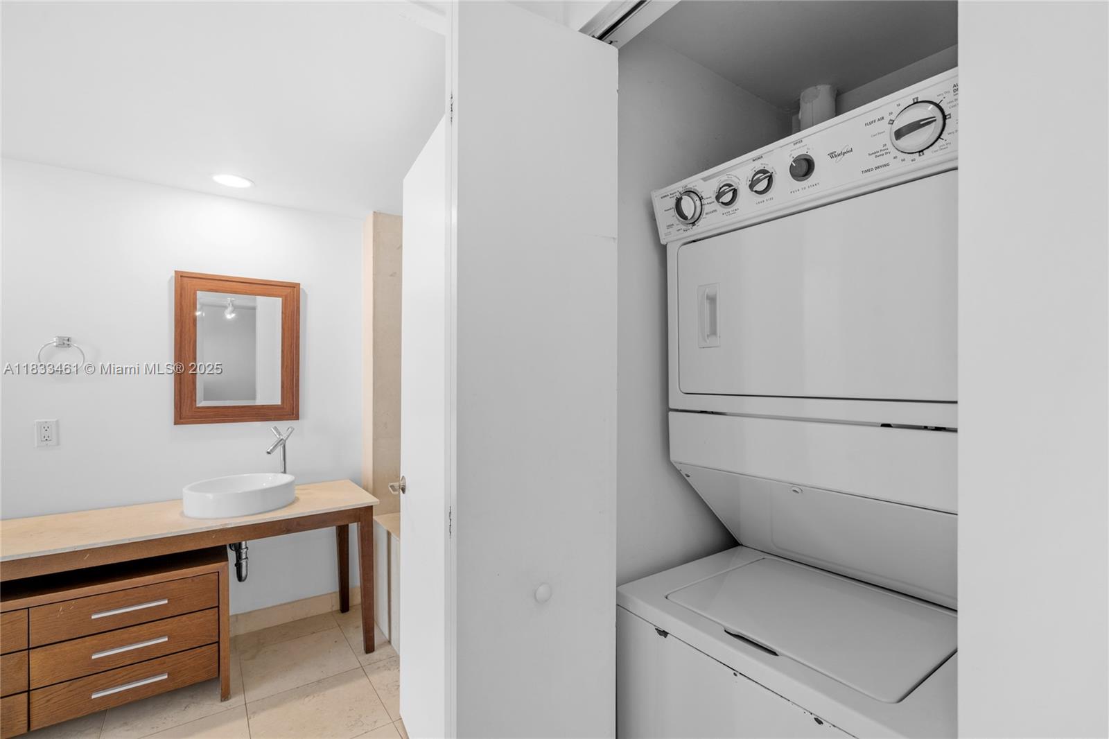 495 Brickell Ave #2607, Miami FL 33131