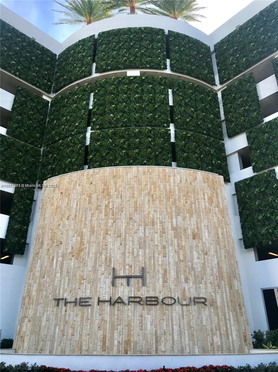 Condo for Sale in North Miami Beach, FL