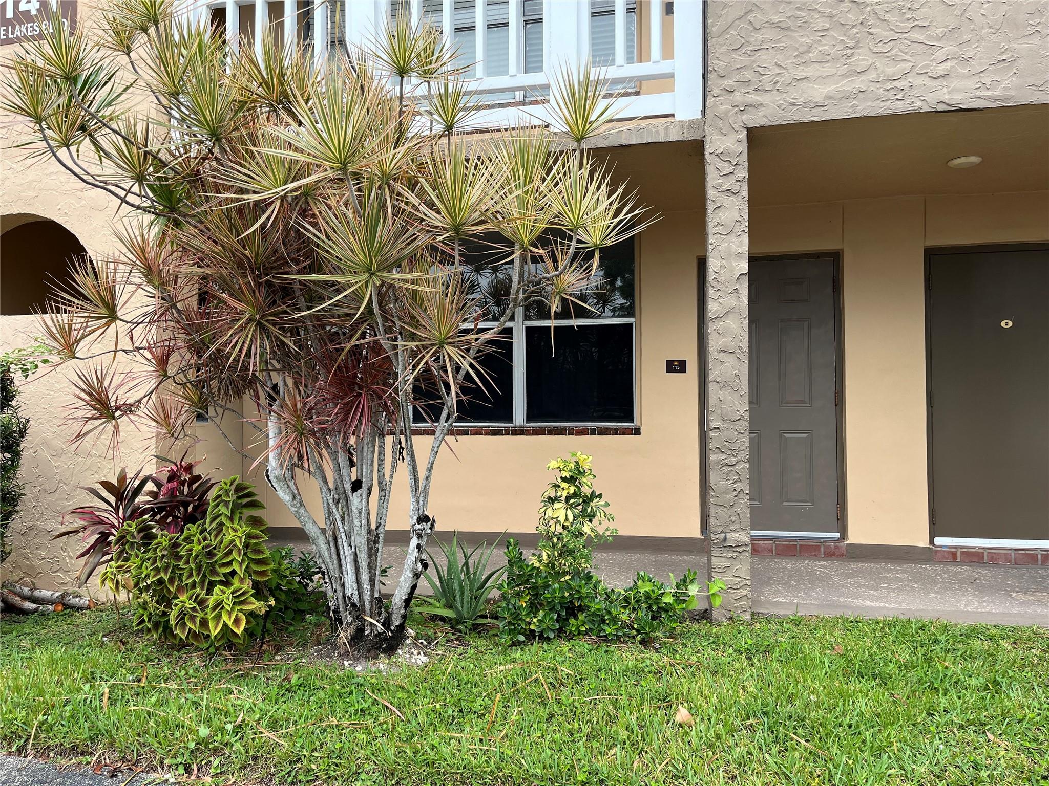 Homes for sale in Sunrise, FL | 9141 Sunrise Lakes Blvd #115, Sunrise, FL 33322 | MLS# F10513191