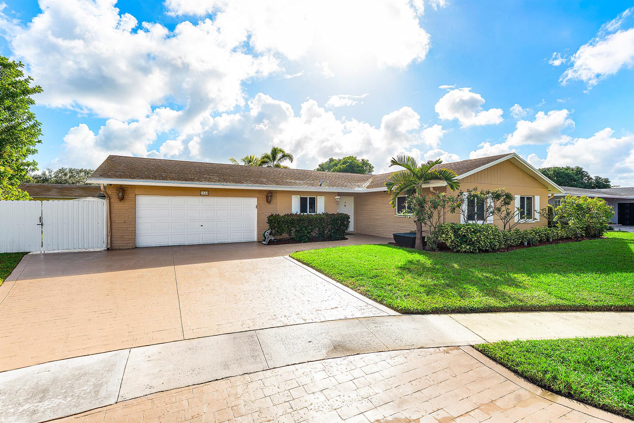 Homes for sale in Plantation, FL | 1540 Sw 56Th Avenue, Plantation, FL 33317 | MLS# R11104567