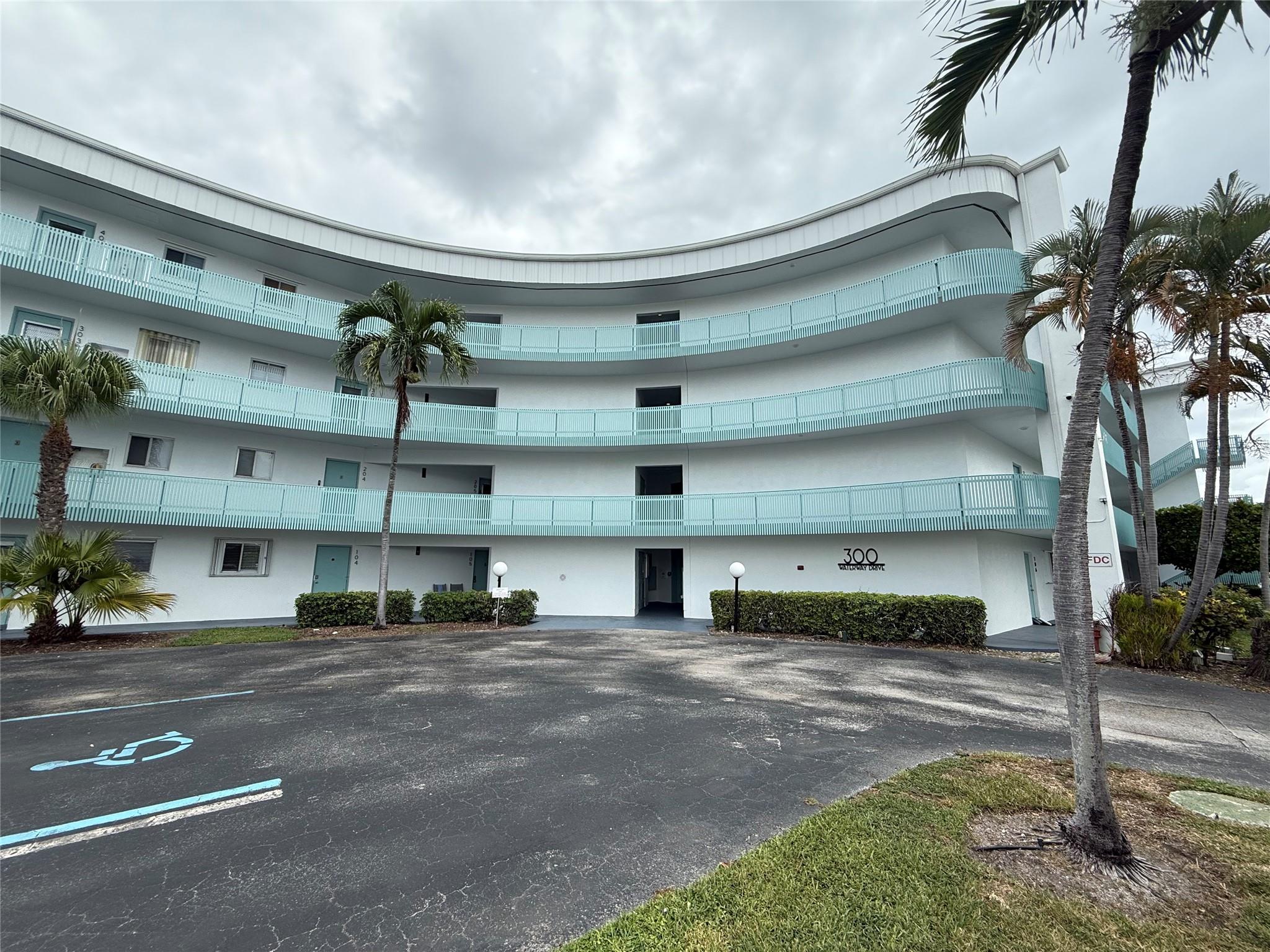 Waterway Club Condo 01 02