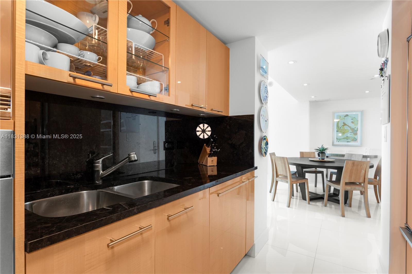 6801 Collins Ave #PH05, Miami Beach FL 33141