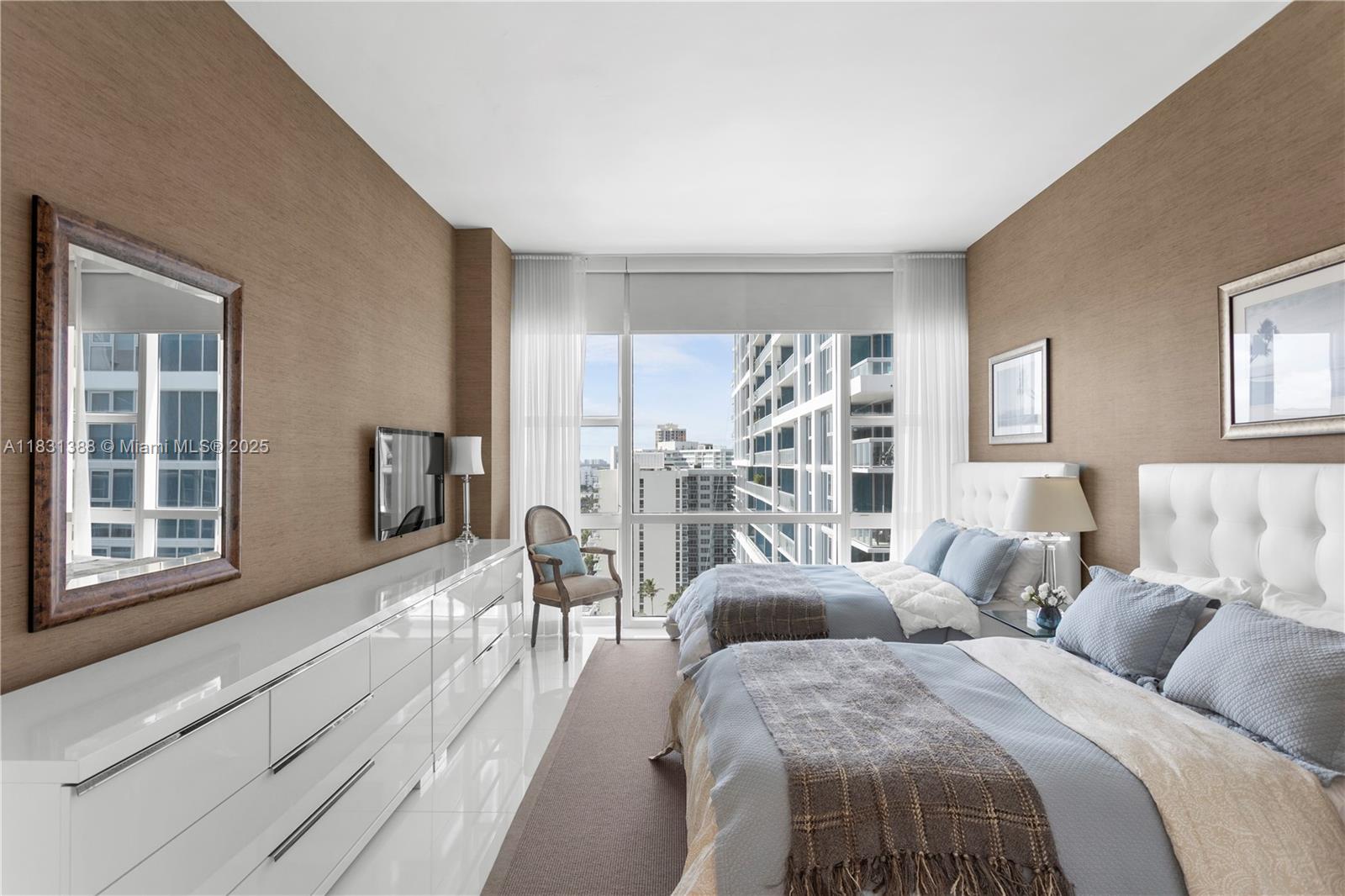 6801 Collins Ave #PH05, Miami Beach FL 33141