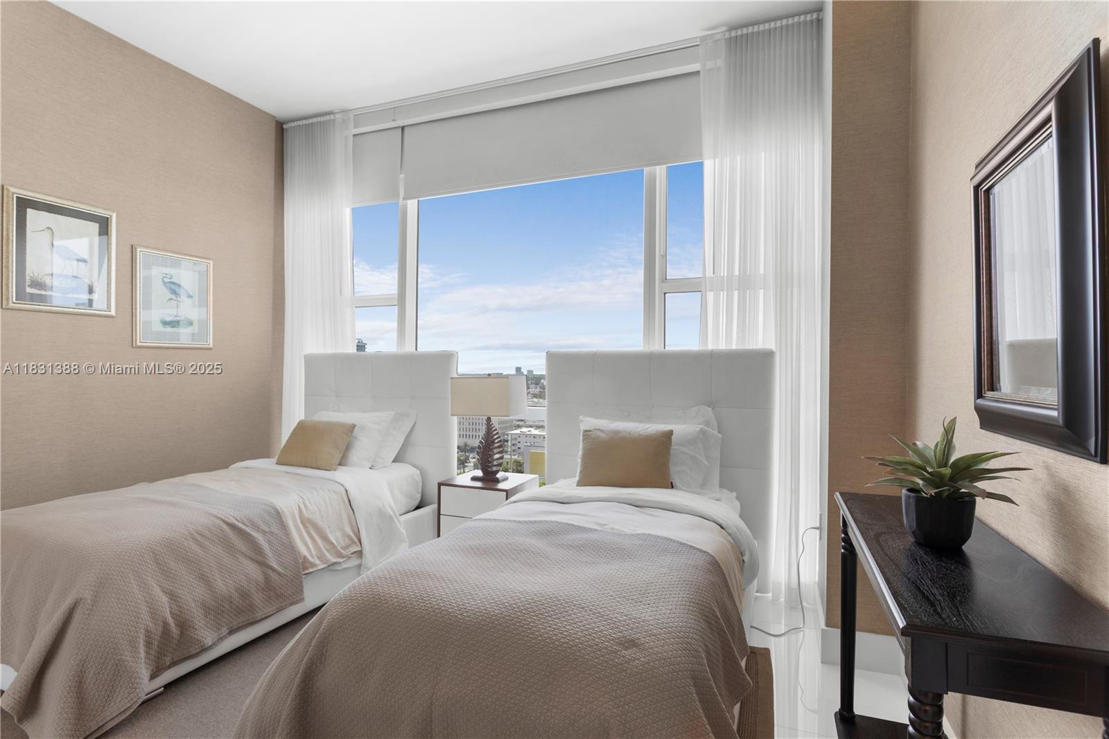 6801 Collins Ave #PH05, Miami Beach FL 33141