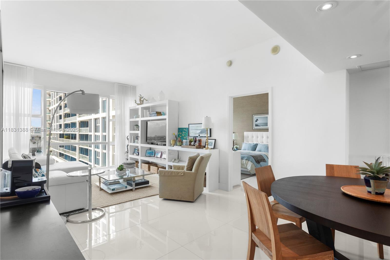 6801 Collins Ave #PH05, Miami Beach FL 33141
