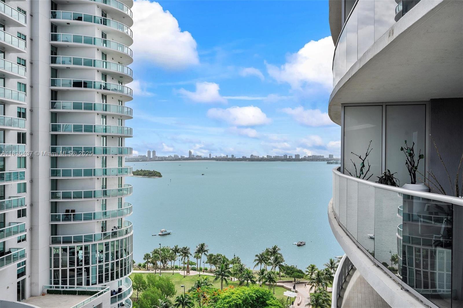Apartamento à Venda em Miami, FL