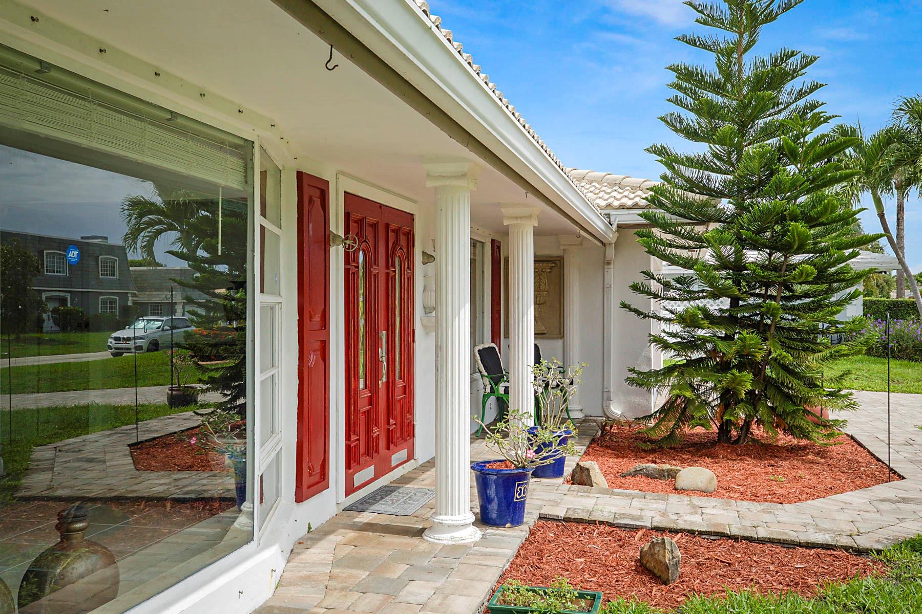 Homes for sale in Lighthouse Point, FL | 4421 Ne 23Rd Ave, Lighthouse Point, FL 33064 | MLS# F10513243