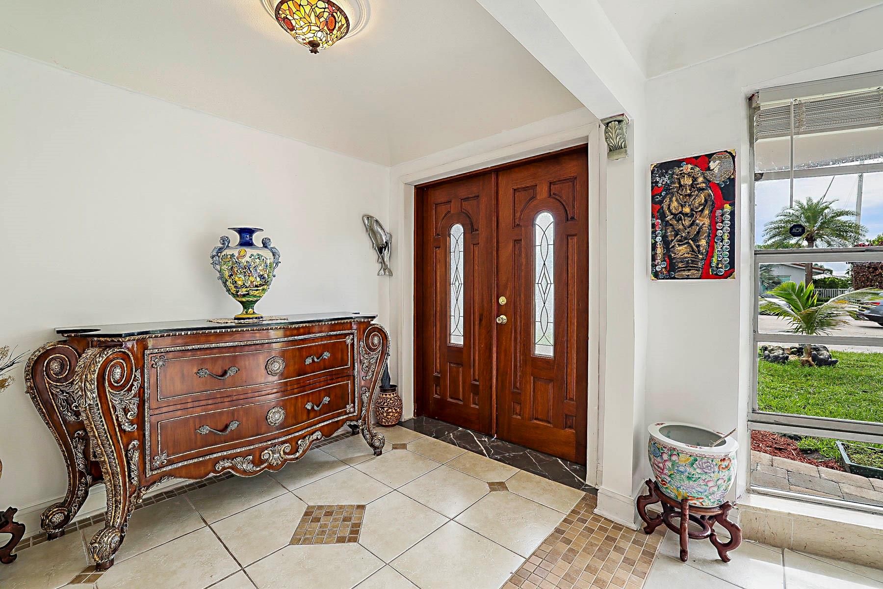 Homes for sale in Lighthouse Point, FL | 4421 Ne 23Rd Ave, Lighthouse Point, FL 33064 | MLS# F10513243