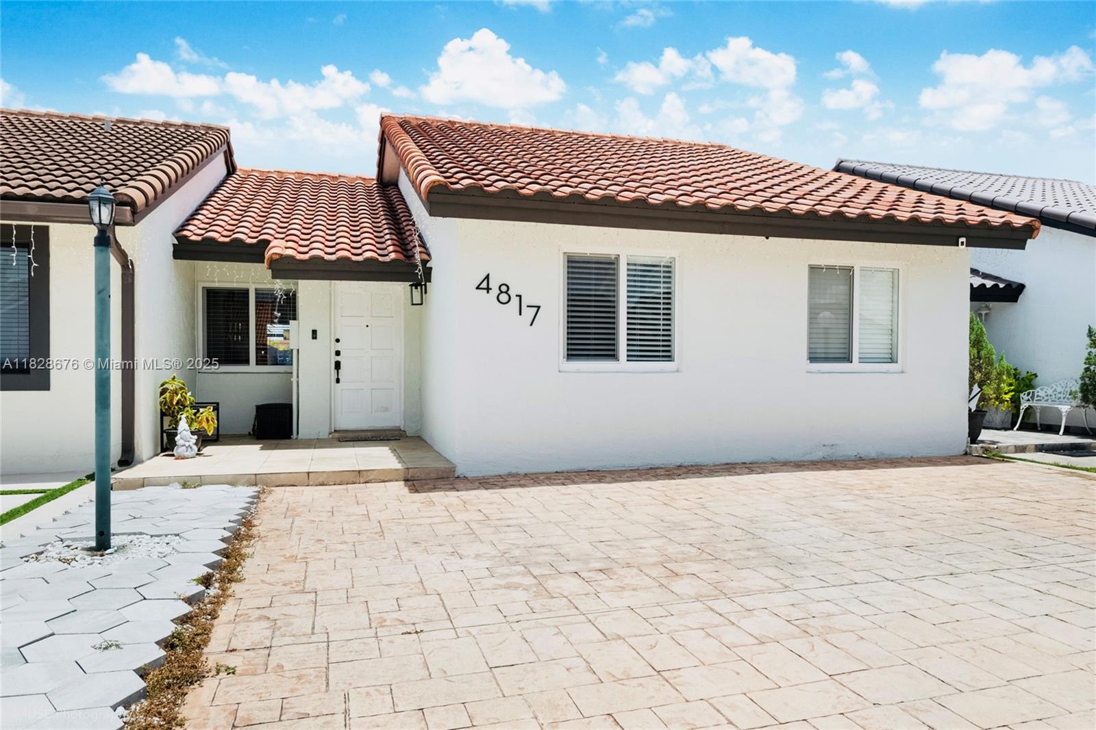 Bird Lakes Townhouse Sec