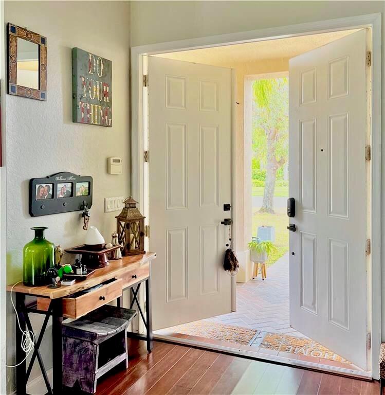 Homes for sale in Vero Beach, FL | 2001 Albany Terrace Sw, Vero Beach, FL 32968 | MLS# R11104752