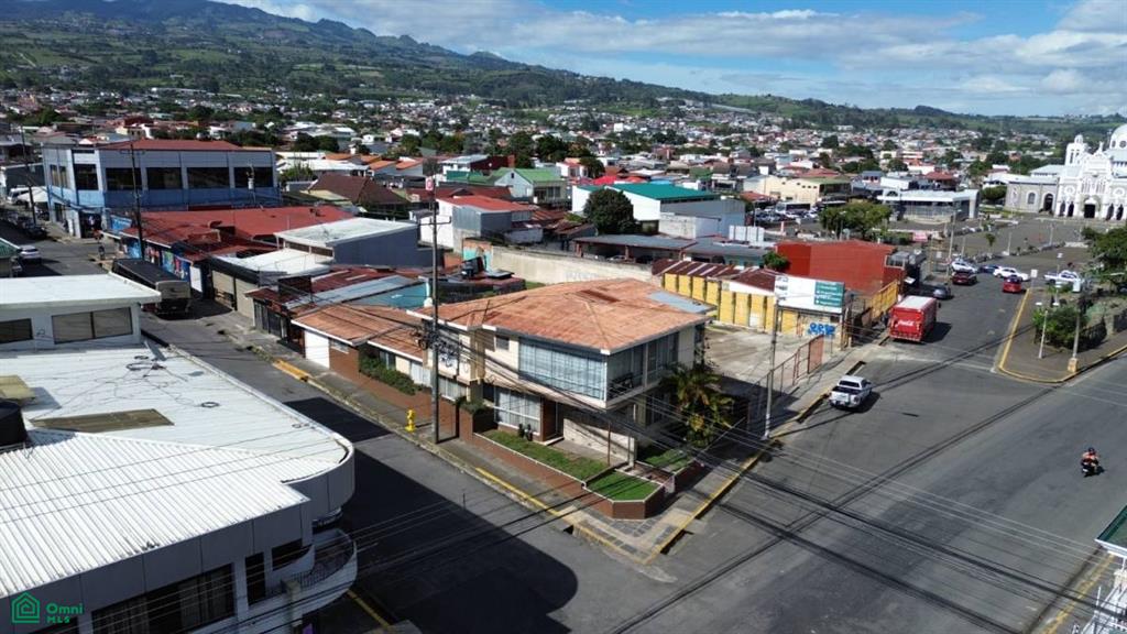 8 bed Single Family Homes For Sale in , Cartago - 1