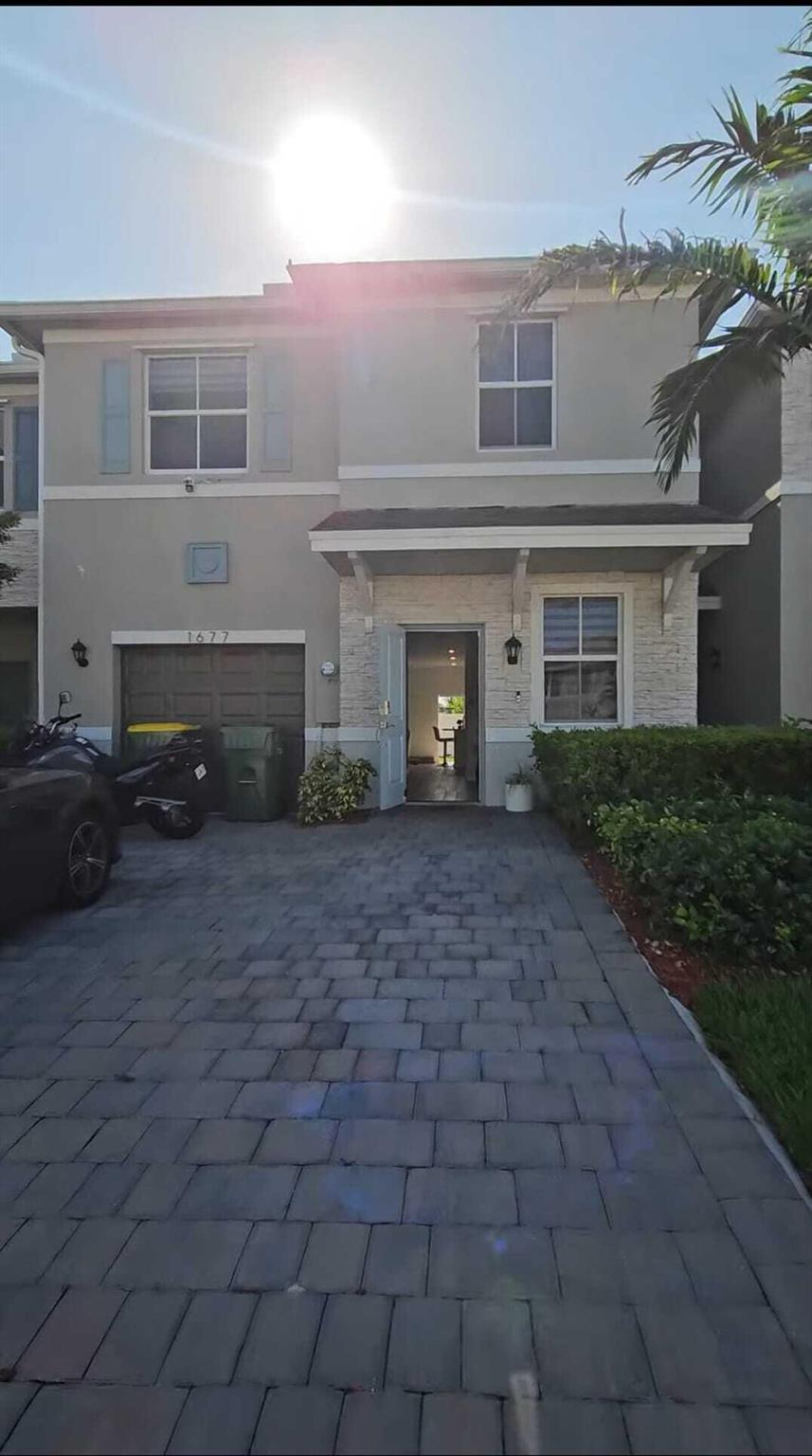 Homes for sale in Homestead, FL | 1677 Se 8th Avenue, Homestead, FL 33034 | MLS# R11104885