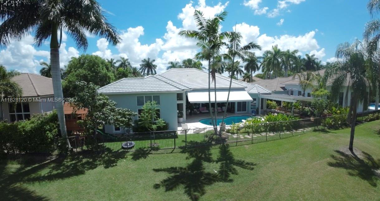 House for Sale in Weston, FL